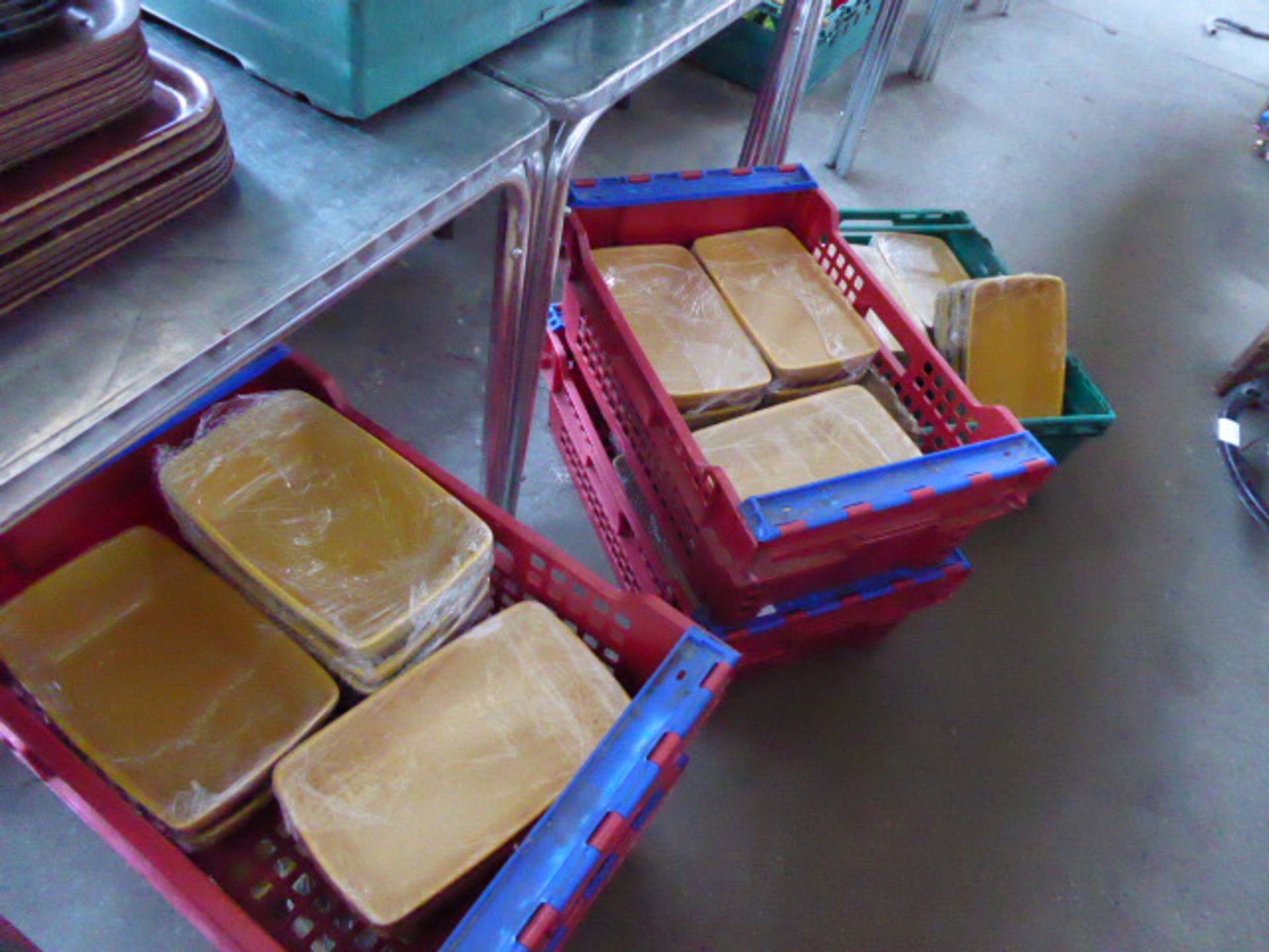 Five trays of 30cm rectangular green and yellow stoneware serving dishes