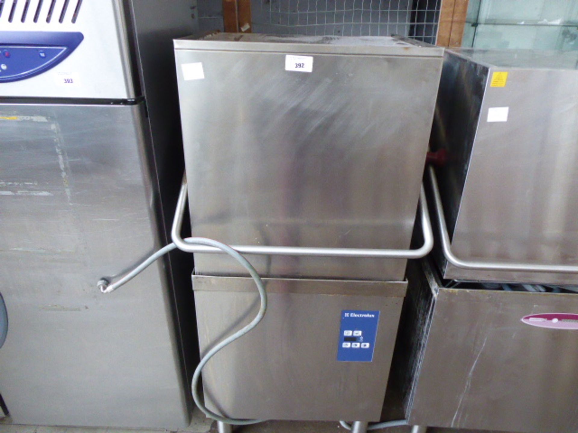 65cm Electrolux lift top pass through dishwasher