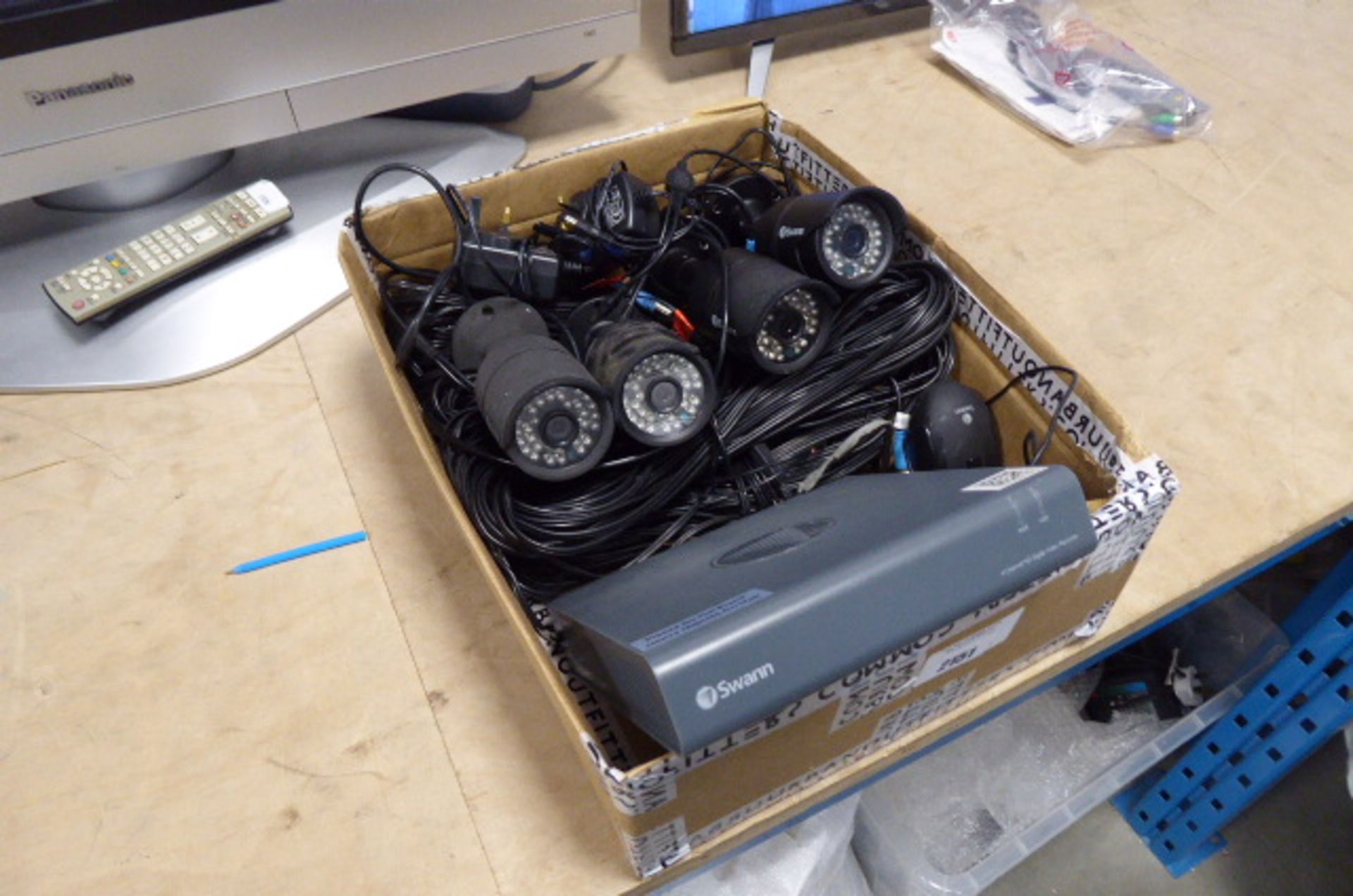 Swan four channel HD video recorder four swan cameras, power packs, mice and cabling