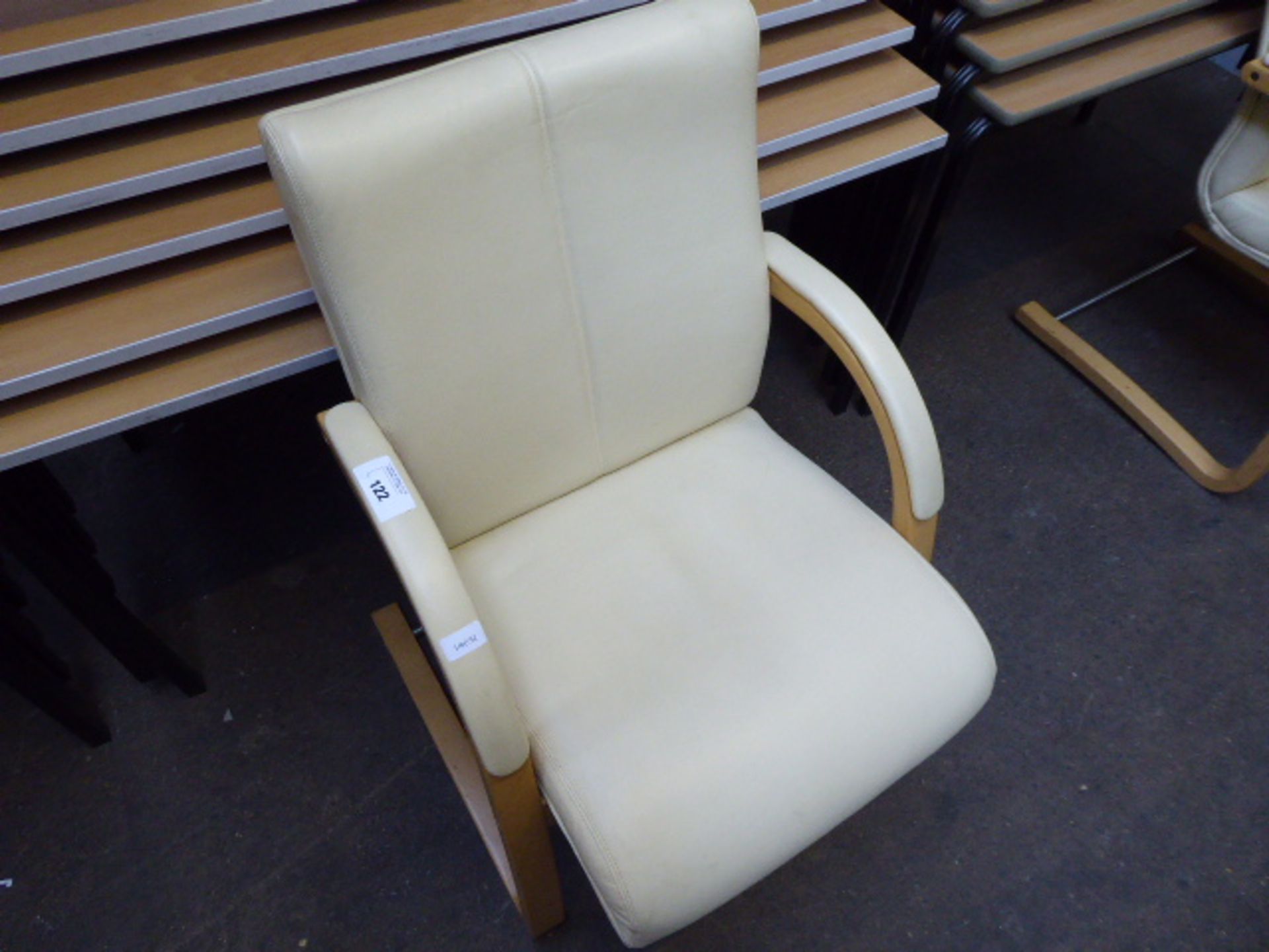 5 cream leather cantilever executive office chairs