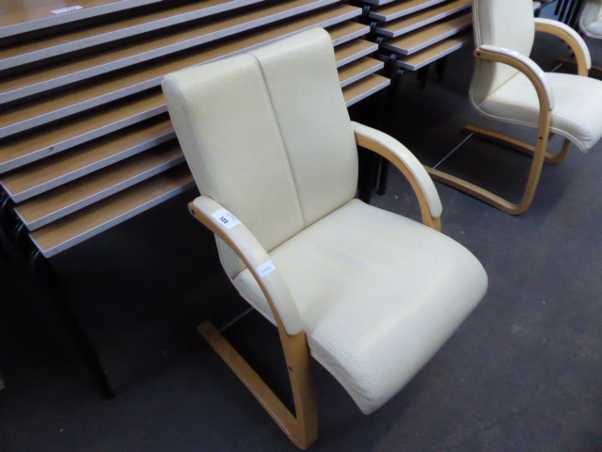 5 cream leather cantilever executive office chairs