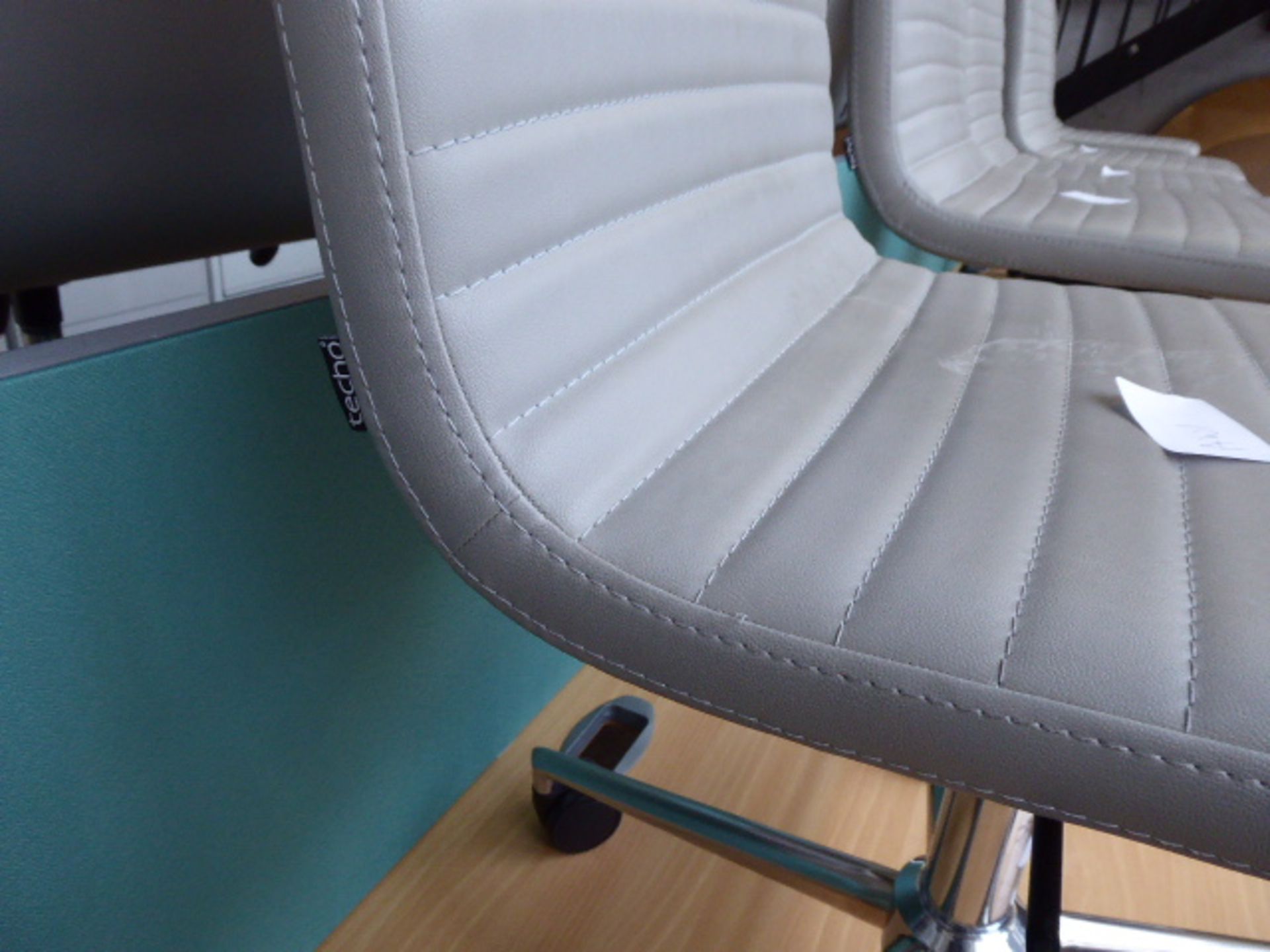 Techo grey leather effect ribbed and chrome swivel chair - Image 2 of 2