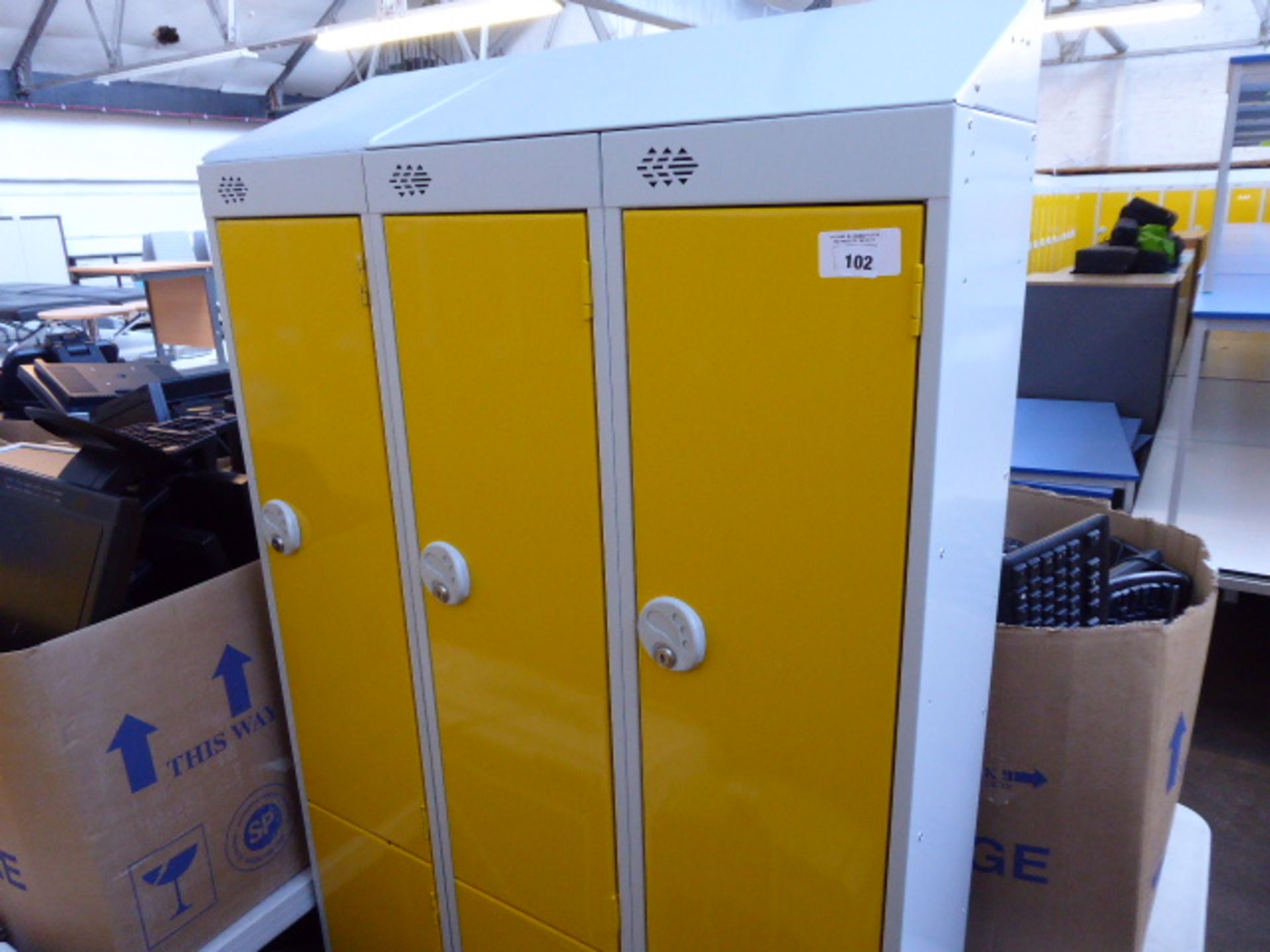 Metal yellow and grey 4 door personal/school lockers each measuring 60cm wide and metal yellow and