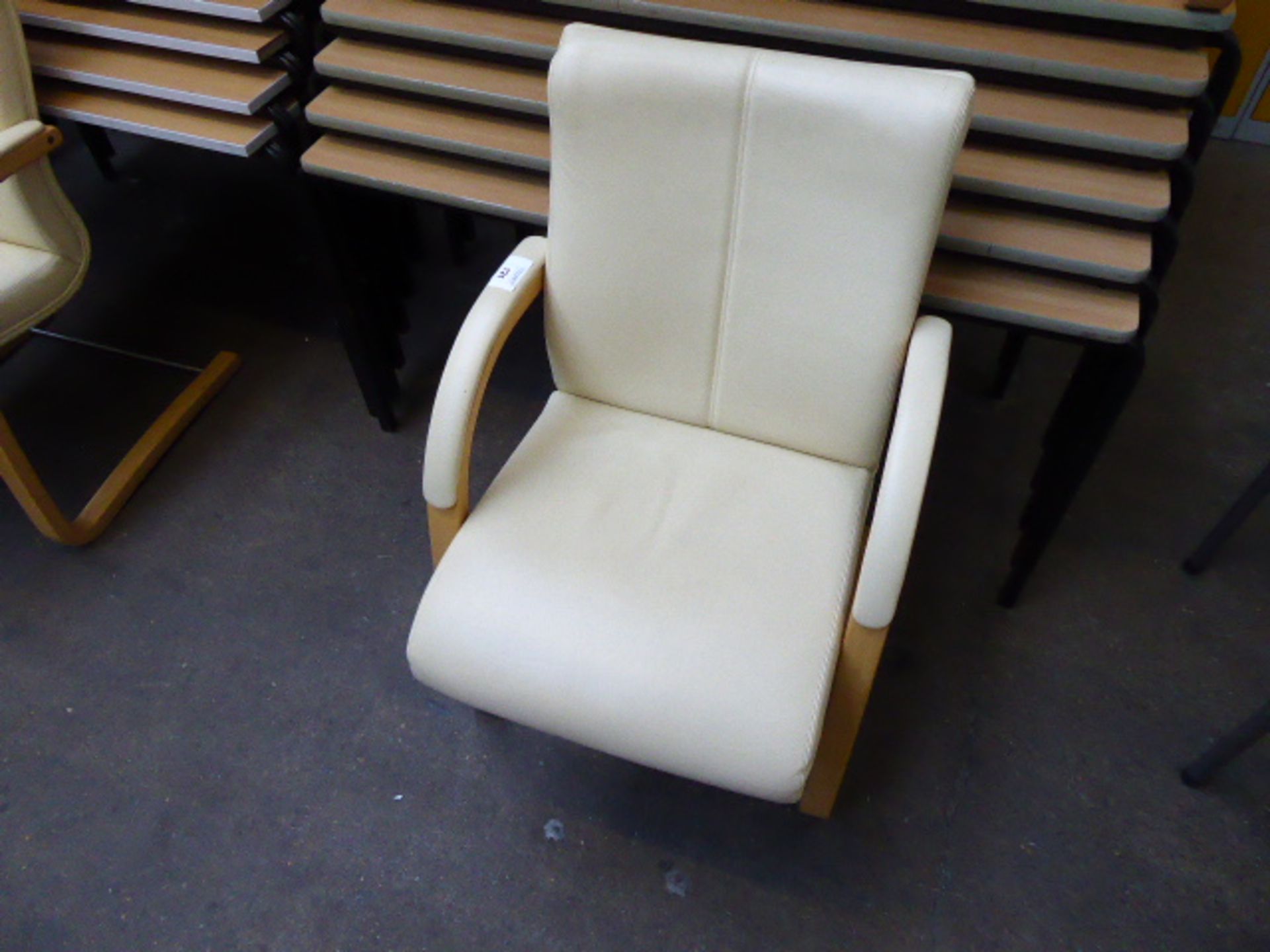 5 cream leather cantilever executive office chairs