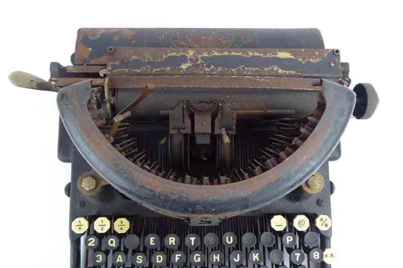 A 1920's Royal Barlock typewriter manufactured by The Typewriter Co. - Image 2 of 4