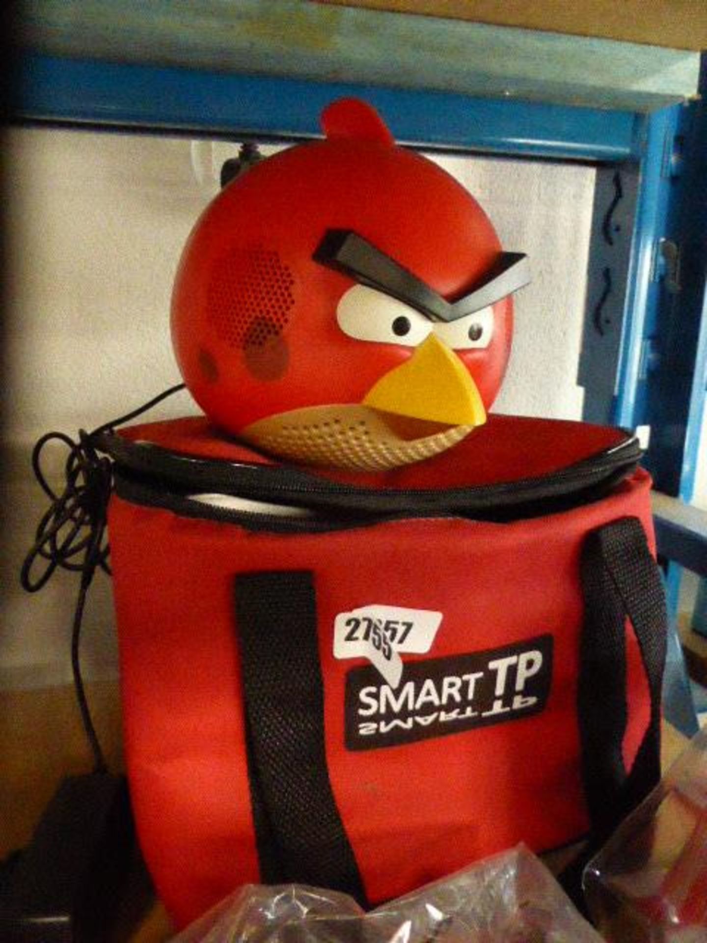2657 Angry Birds speaker and carry case
