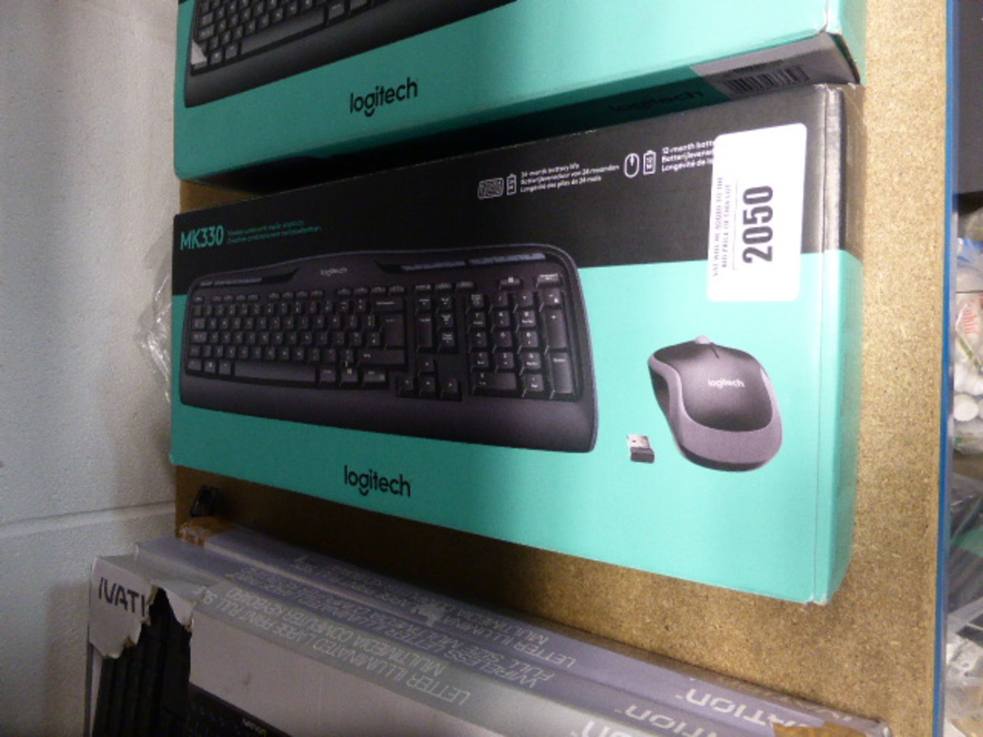 Logitech MK330 wireless keyboard combo set in box