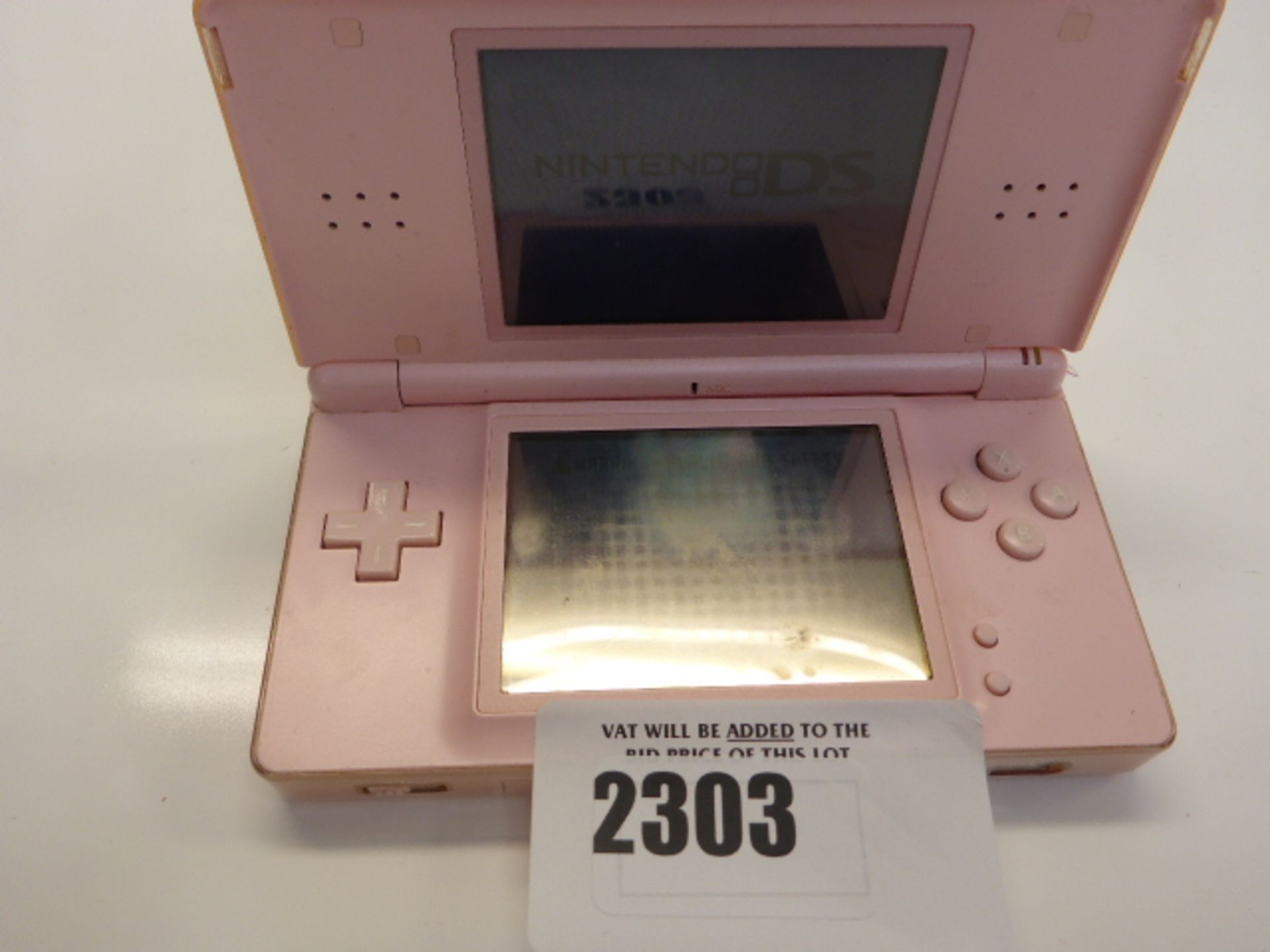 Nintendo DS in pink