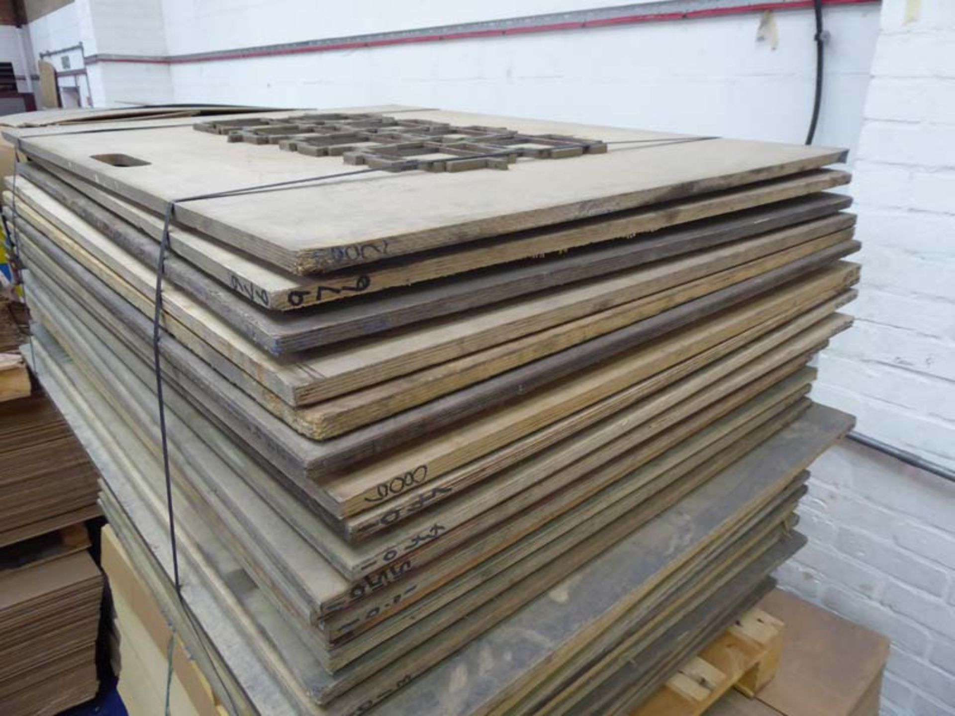 3 pallets of plywood based cardboard cutting platens - Image 2 of 3
