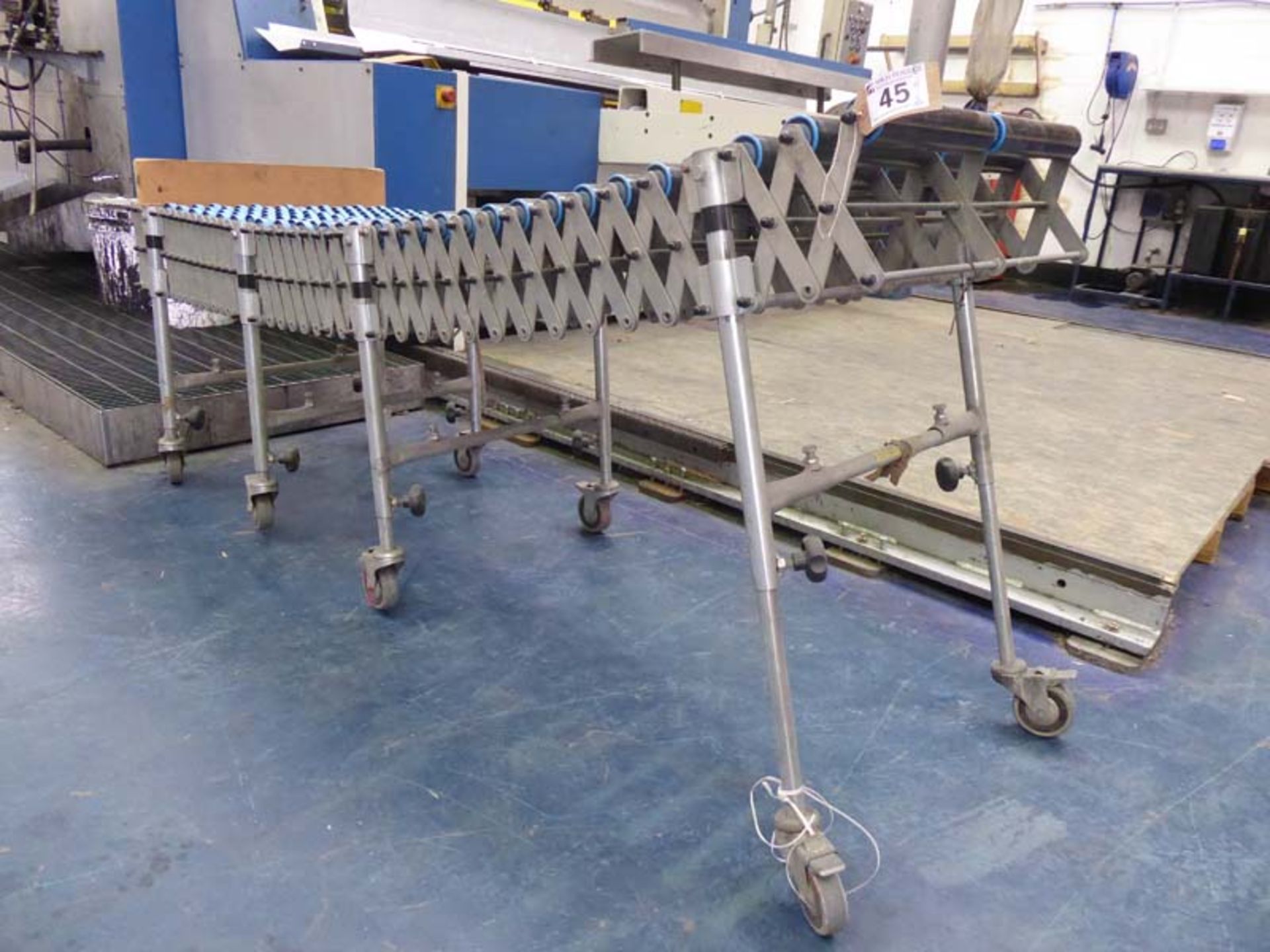 Kaiser-Kraft mobile extendable roller conveyor unit