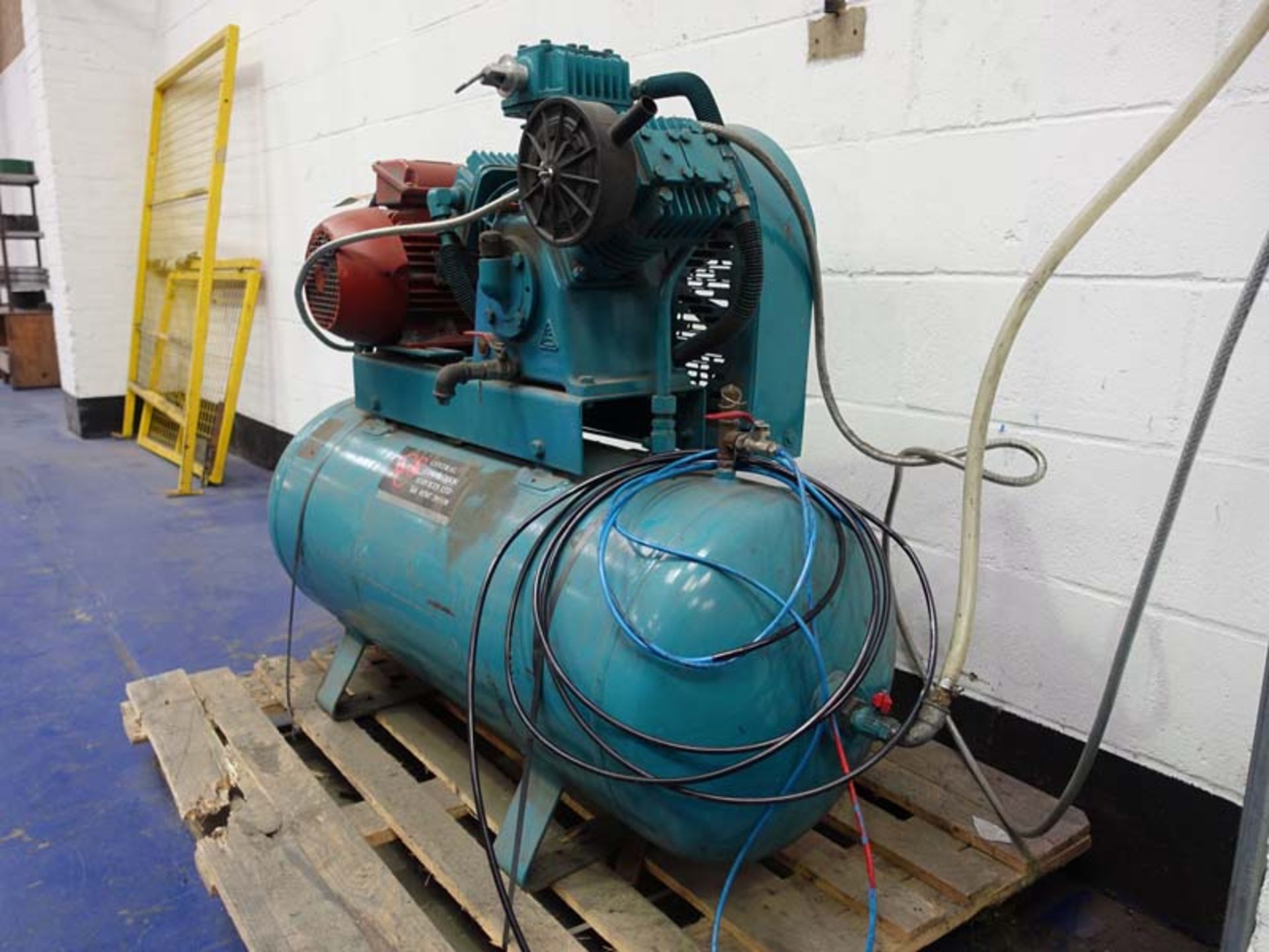 CCS receiver mounter air compressor with 3 phase motor - Image 3 of 4
