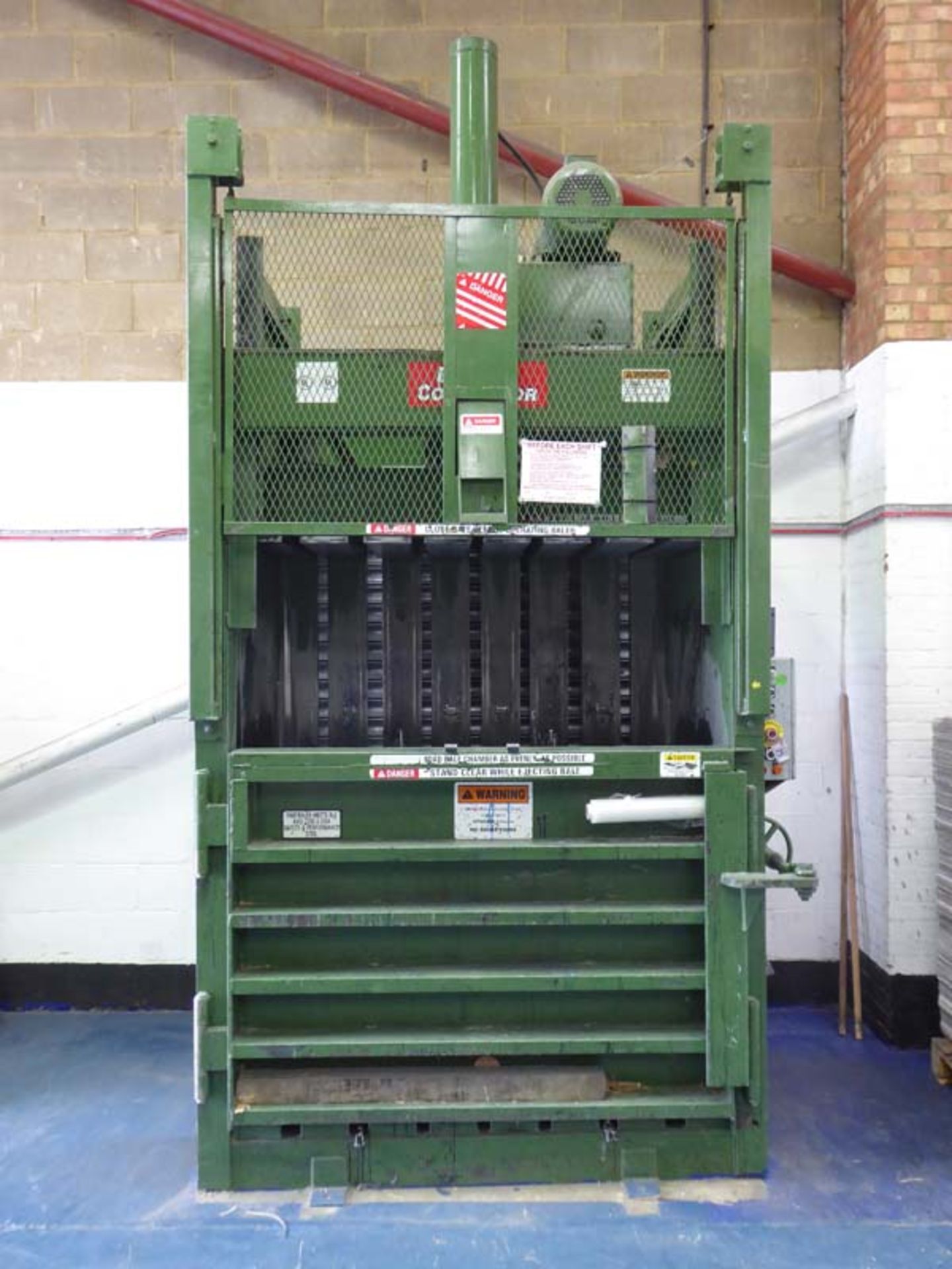 Cardboard compactor baler Model: 3400 HD Serial Number: 073154 Year: 06/01/2007 - Image 4 of 6