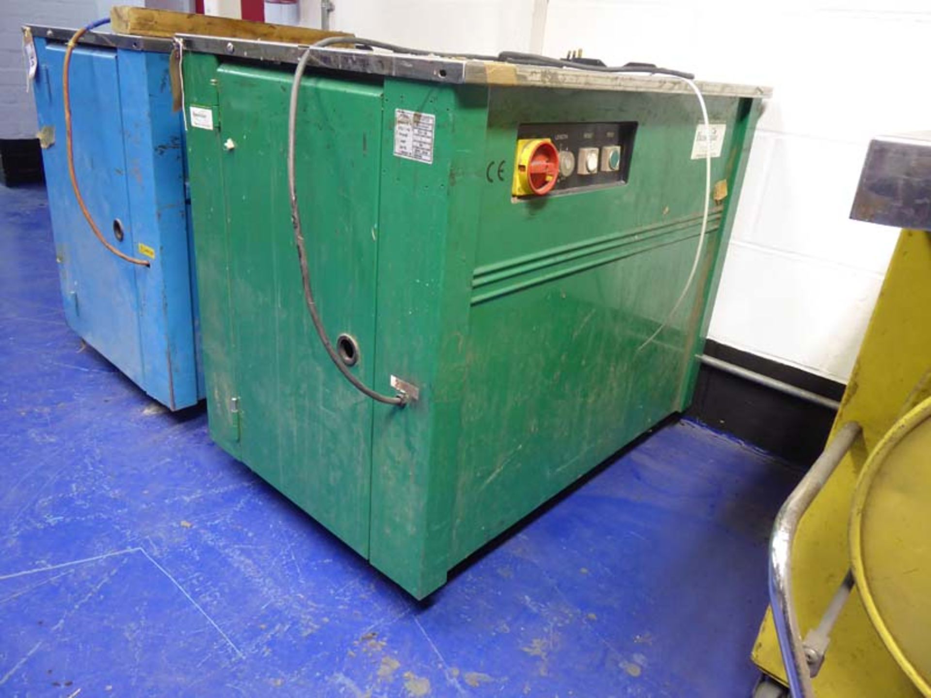 Bandapac box taping machine DP-201CE Year: 2006 Serial Number: 604101441