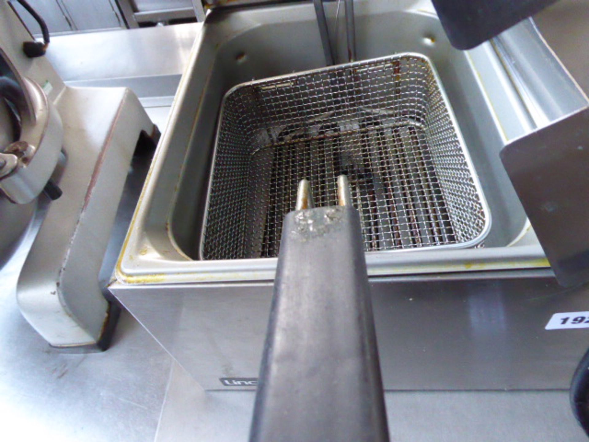 55cm electric Lincat bench top 2 well fryer with 2 baskets (failed test) - Image 2 of 2