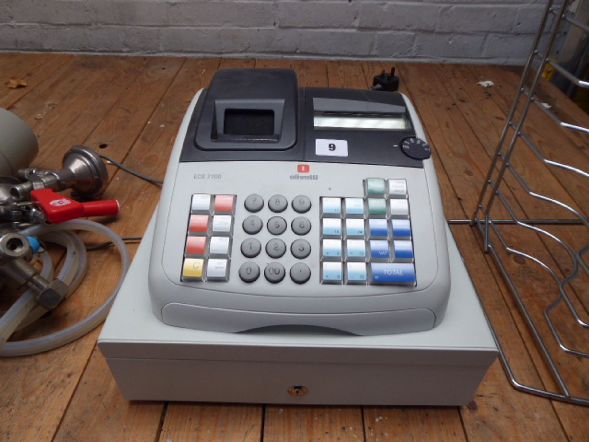 (40) Olivetti ECR7100 electronic cash register