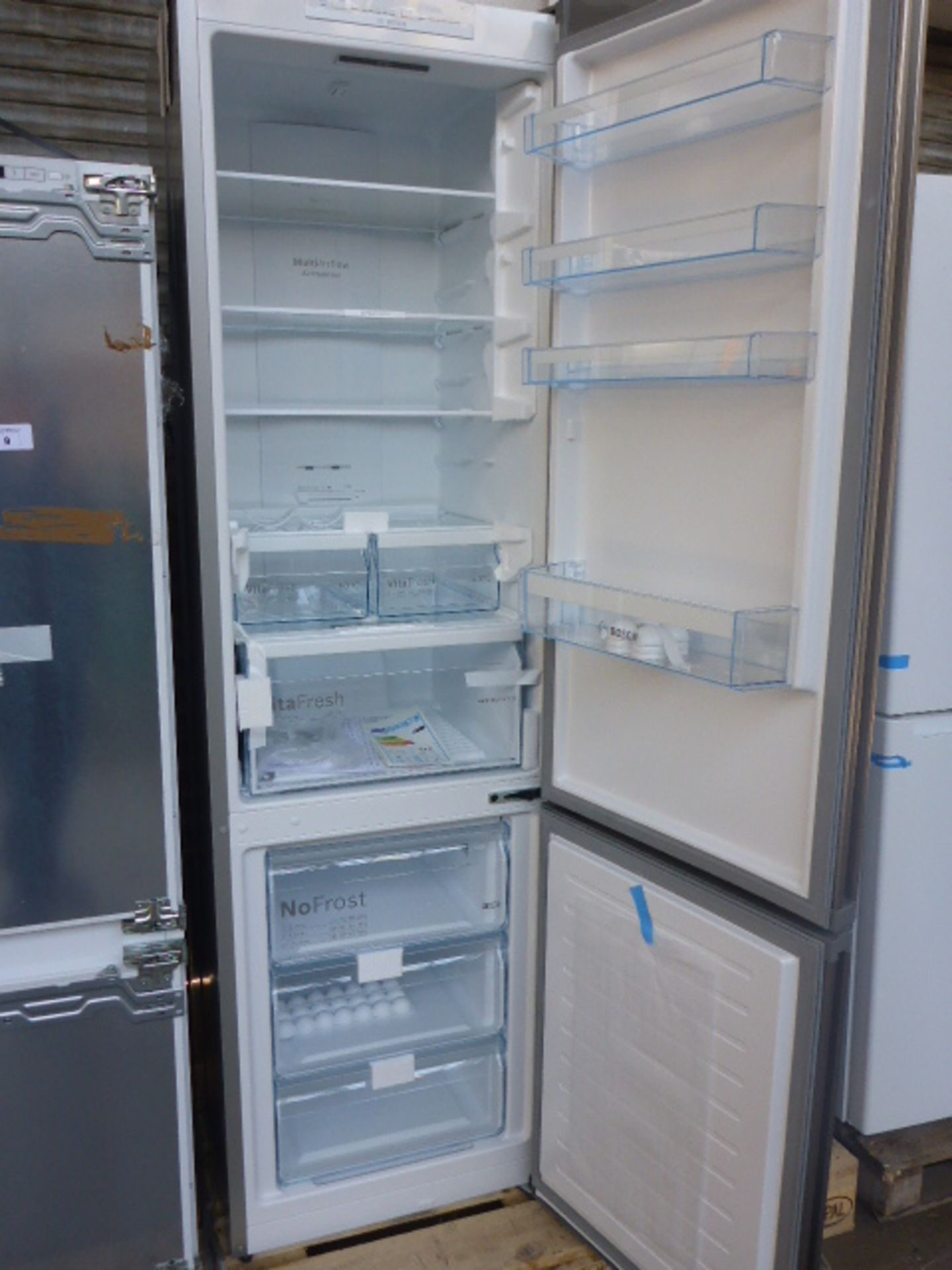 KGN39VL35GB Bosch Free-standing fridge-freezer - Image 2 of 2