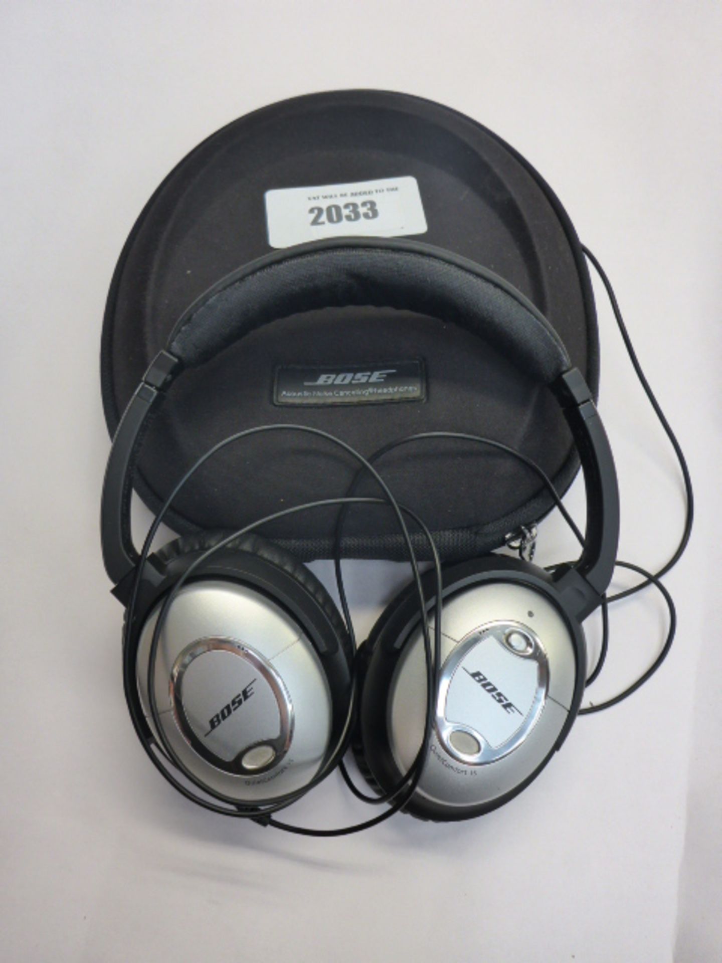 Bose QueitComfort 15 noise cancelling headphones in case