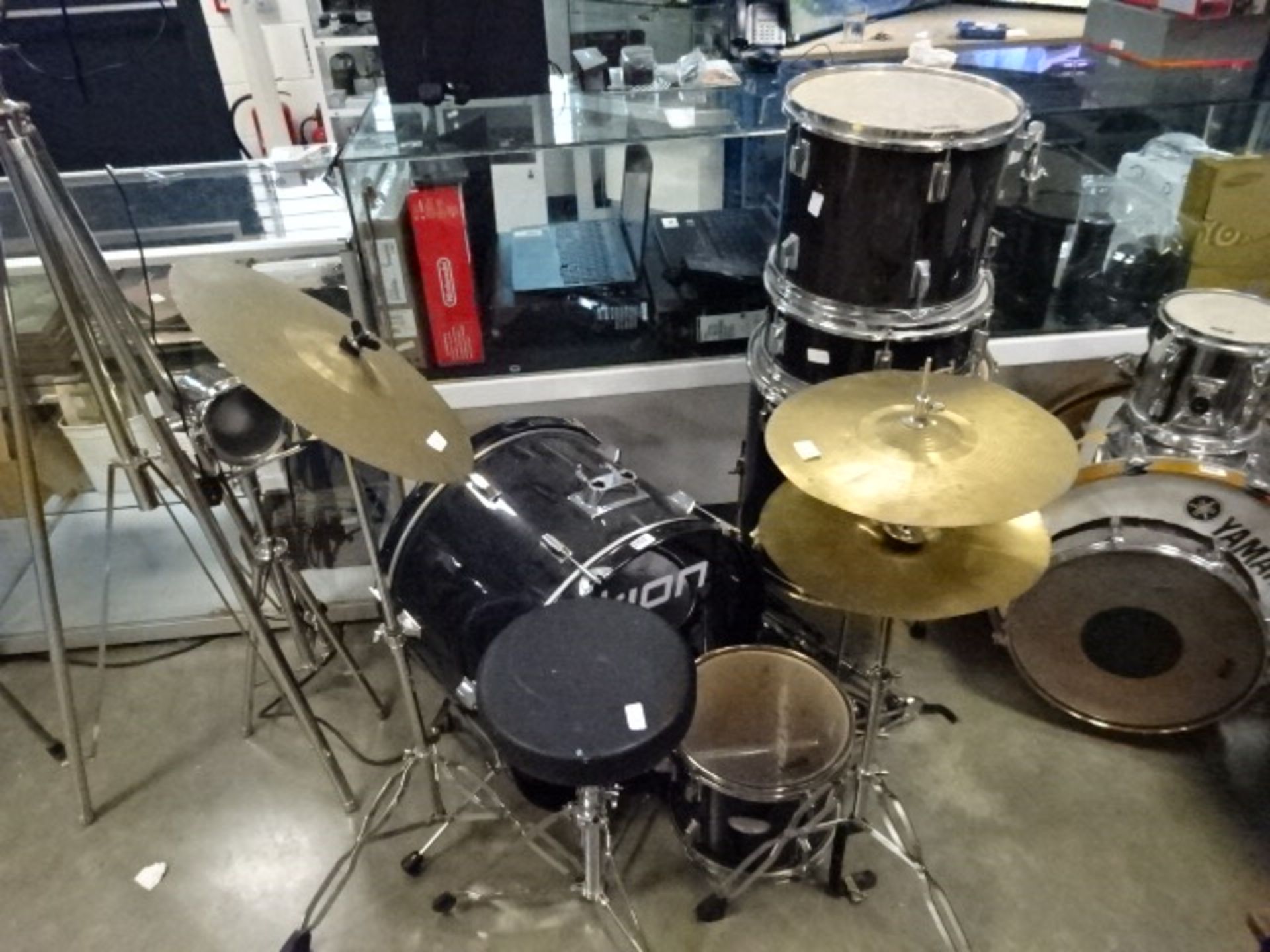 A 7 piece ion drum kit with stool