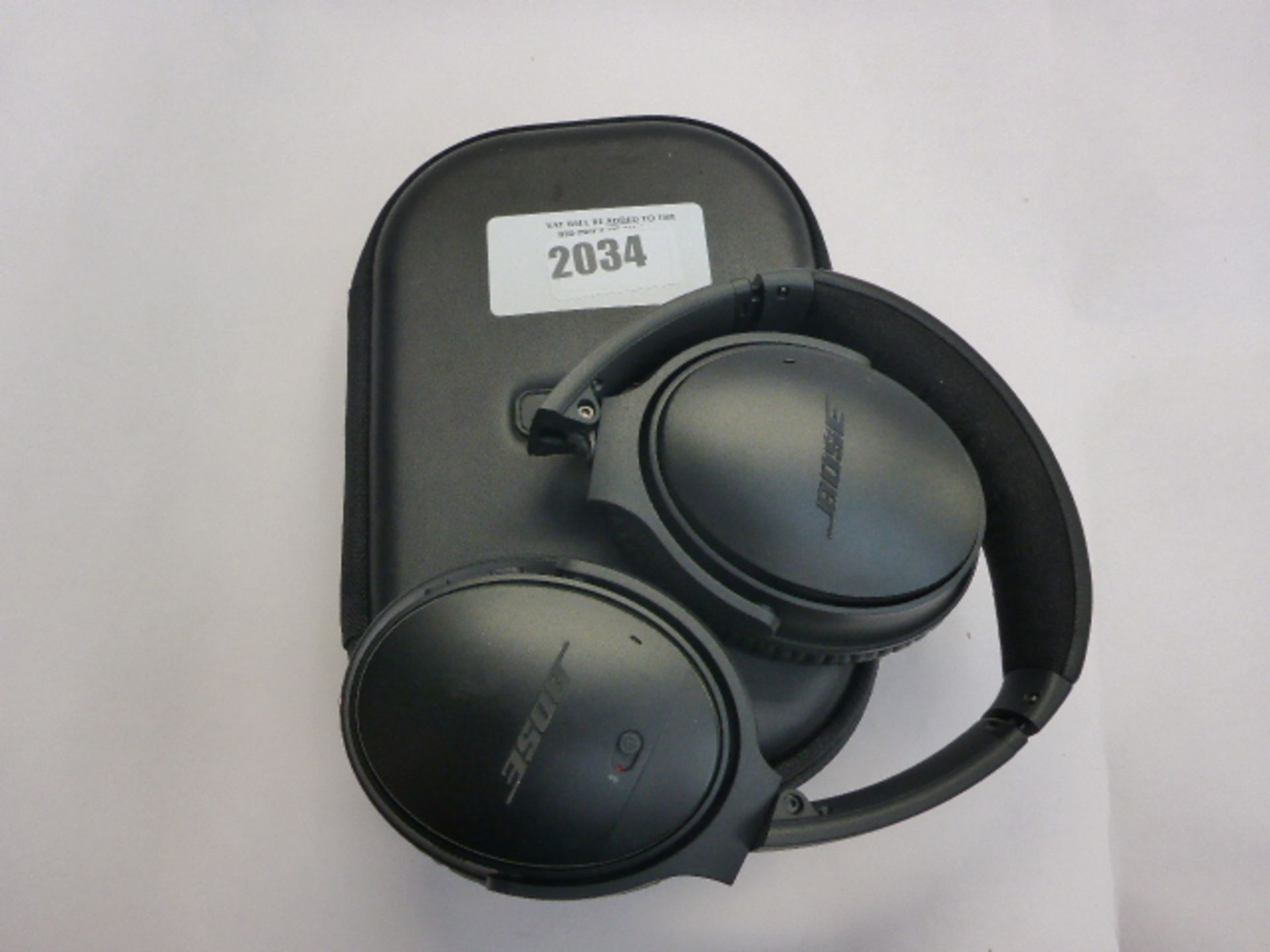 Bose QueitComfort 35 headphones in case