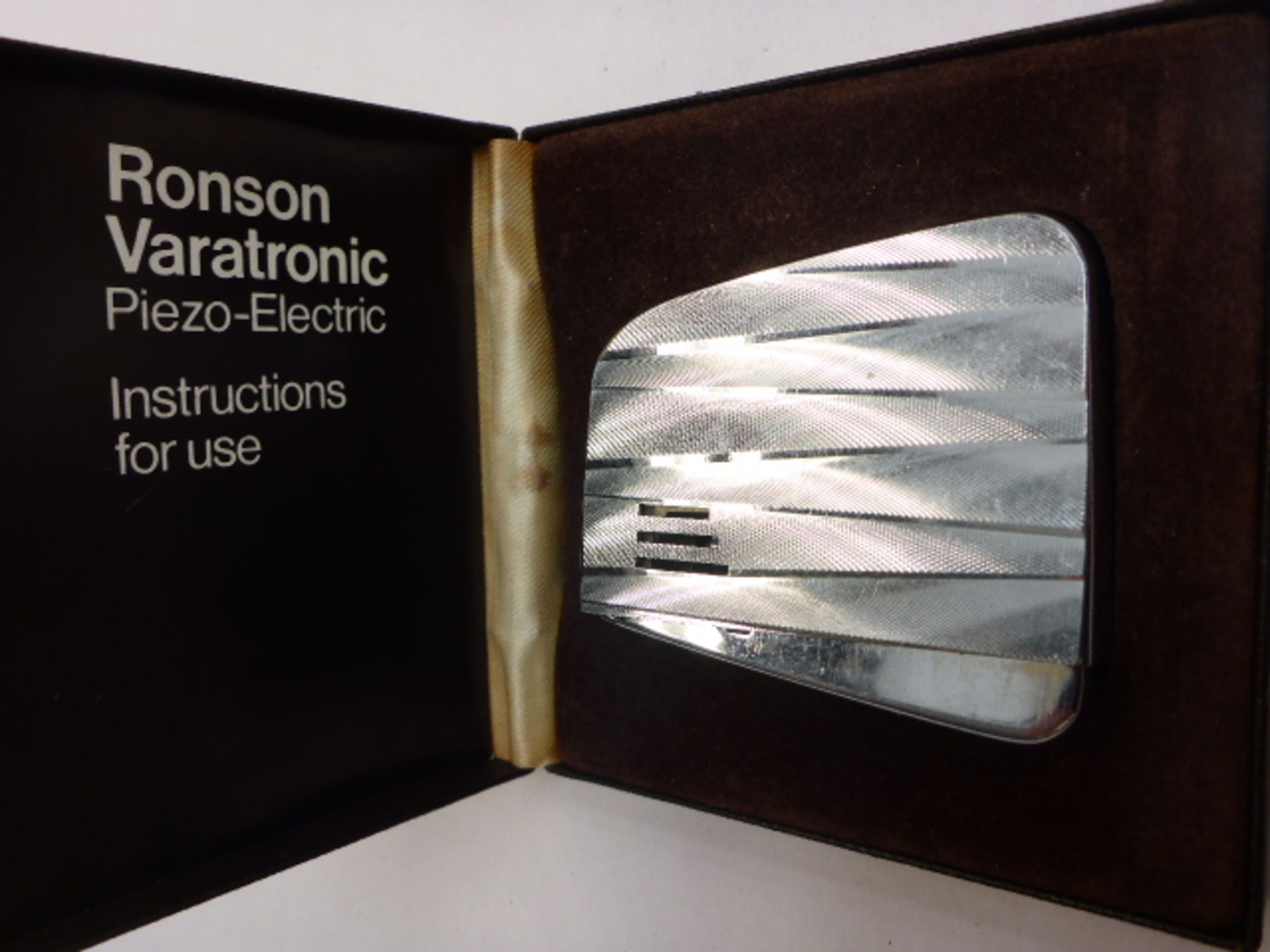 Ronson Varatronic piezo-electric vintage lighter