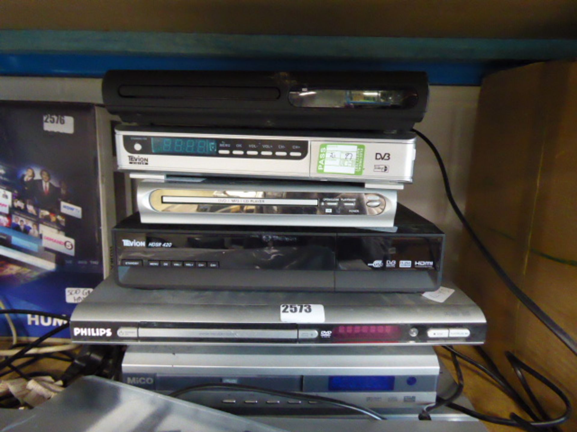 (97) 7 various DVD players (af)