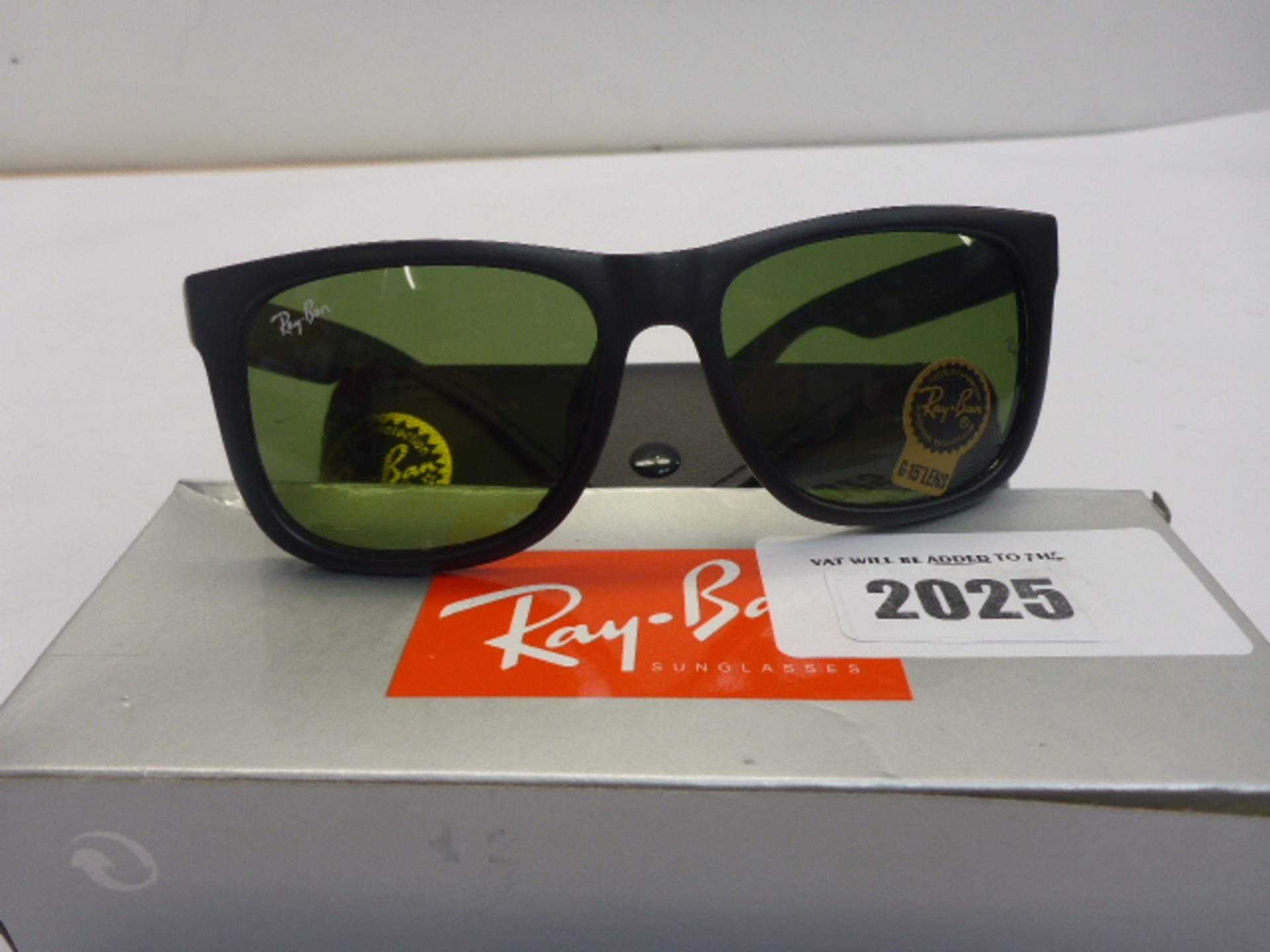 Ray-Ban 4165 Justin sunglasses in case and box