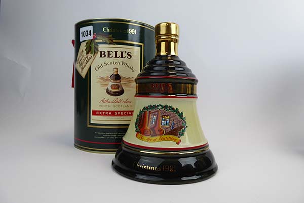 4 Bell's Christmas Celebration bell decanters with carton's, 1988,1989,1990 & 1991, - Image 2 of 2