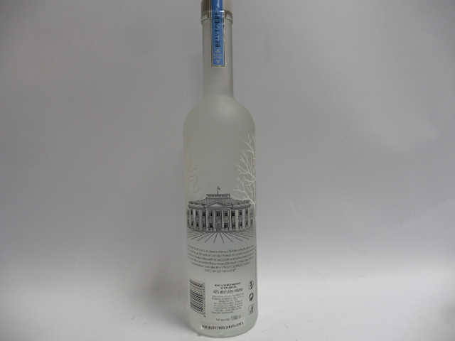 A bottle of Belvedere Vodka from Poland 40% 1 litre (Note VAT added to the bid price) - Image 2 of 2