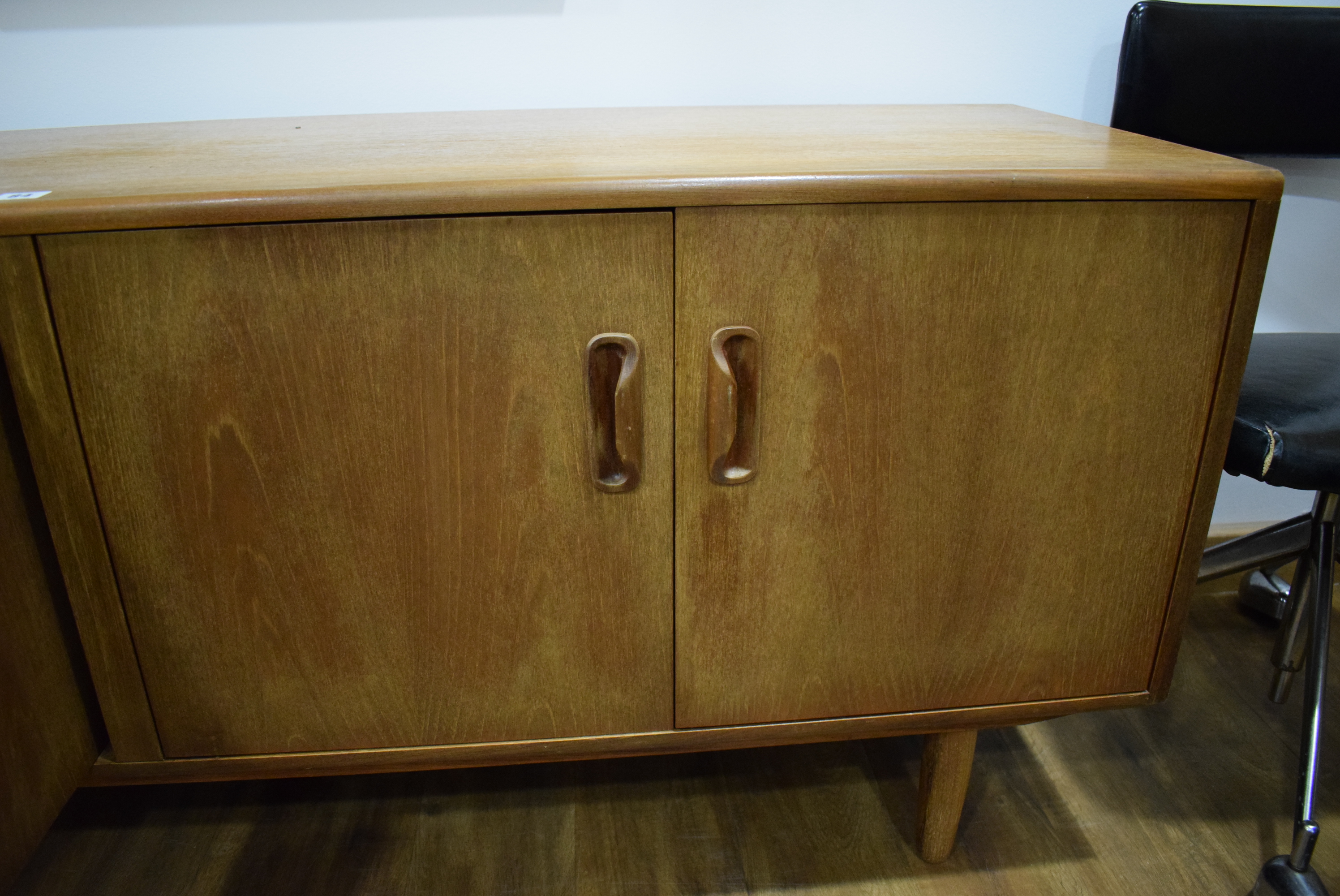 A G-Plan teak four-door sideboard on turned legs, l. - Image 2 of 15