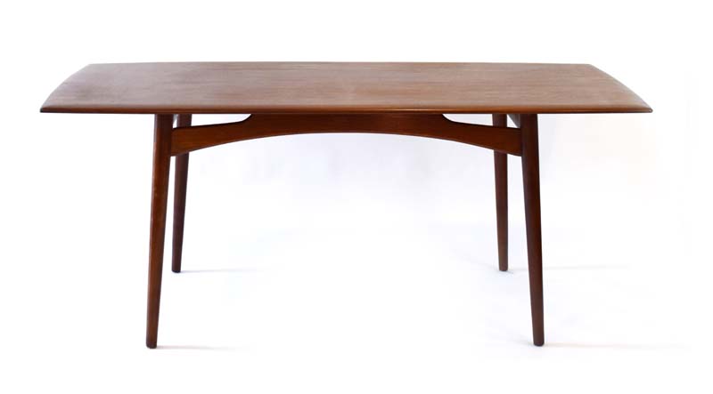 A 1960/70's teak dining table with four circular tapering legs, by Dalescraft, l. - Image 2 of 2