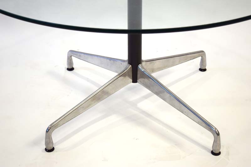 Charles and Ray Eames for Herman Miller, a 'Segmented Base Contract Table', - Image 4 of 5