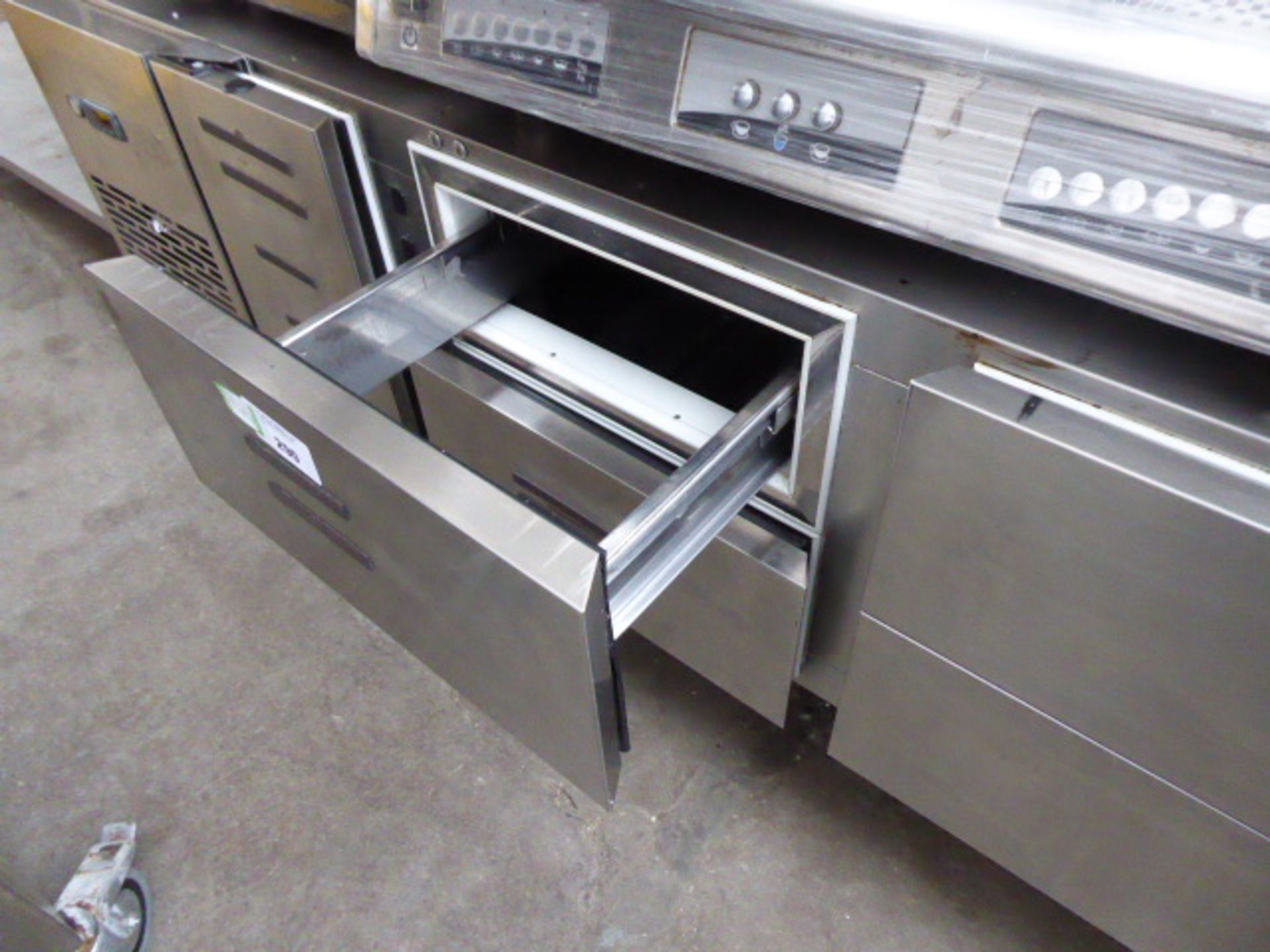 160cm low level fish counter with 4 drawers and single door (113) - Image 2 of 2