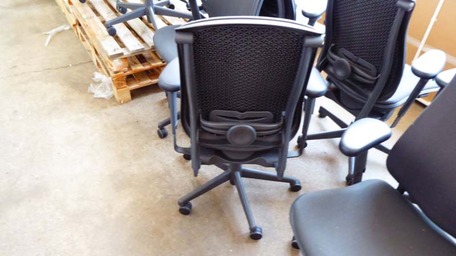 Herman Miller Celle office swivel armchair finished in charcoal cloth - Image 2 of 2