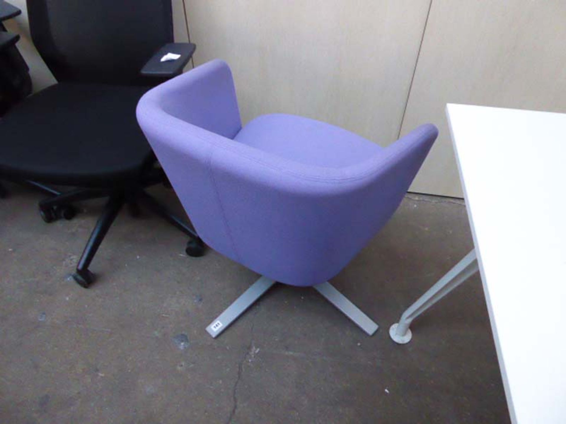 A purple tub chair - Image 2 of 2