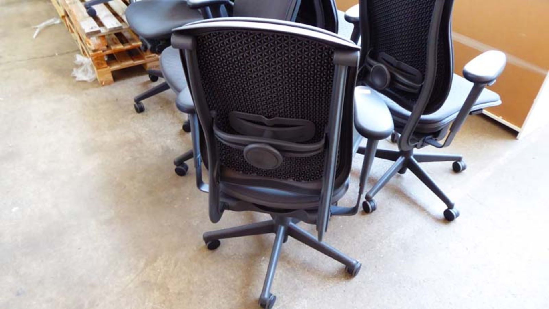 Herman Miller Celle office swivel armchair finished in charcoal cloth - Image 2 of 2