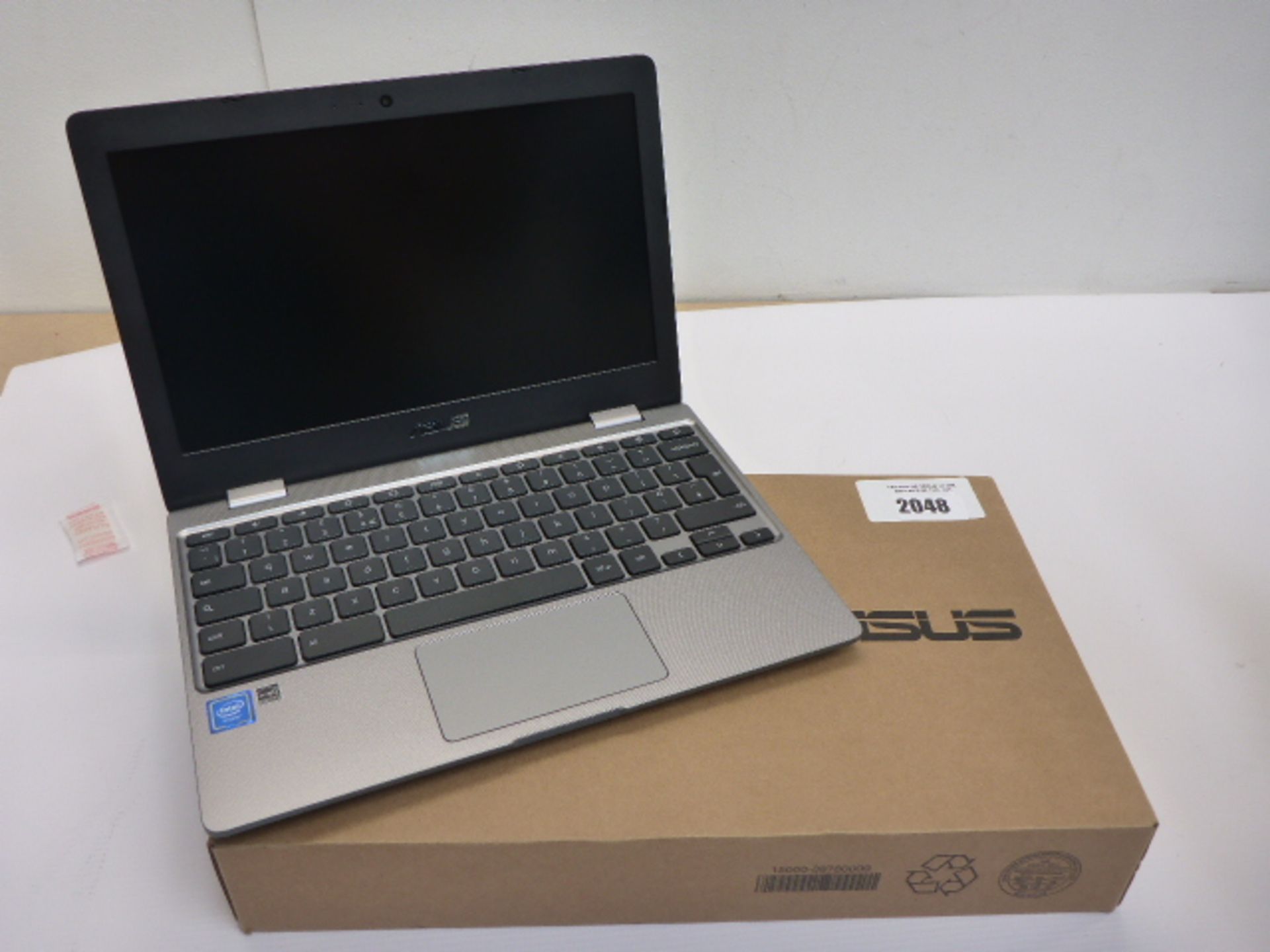 Asus Chromebook C223N, Intel cpu, 4gb ram 32gb storage, boxed.