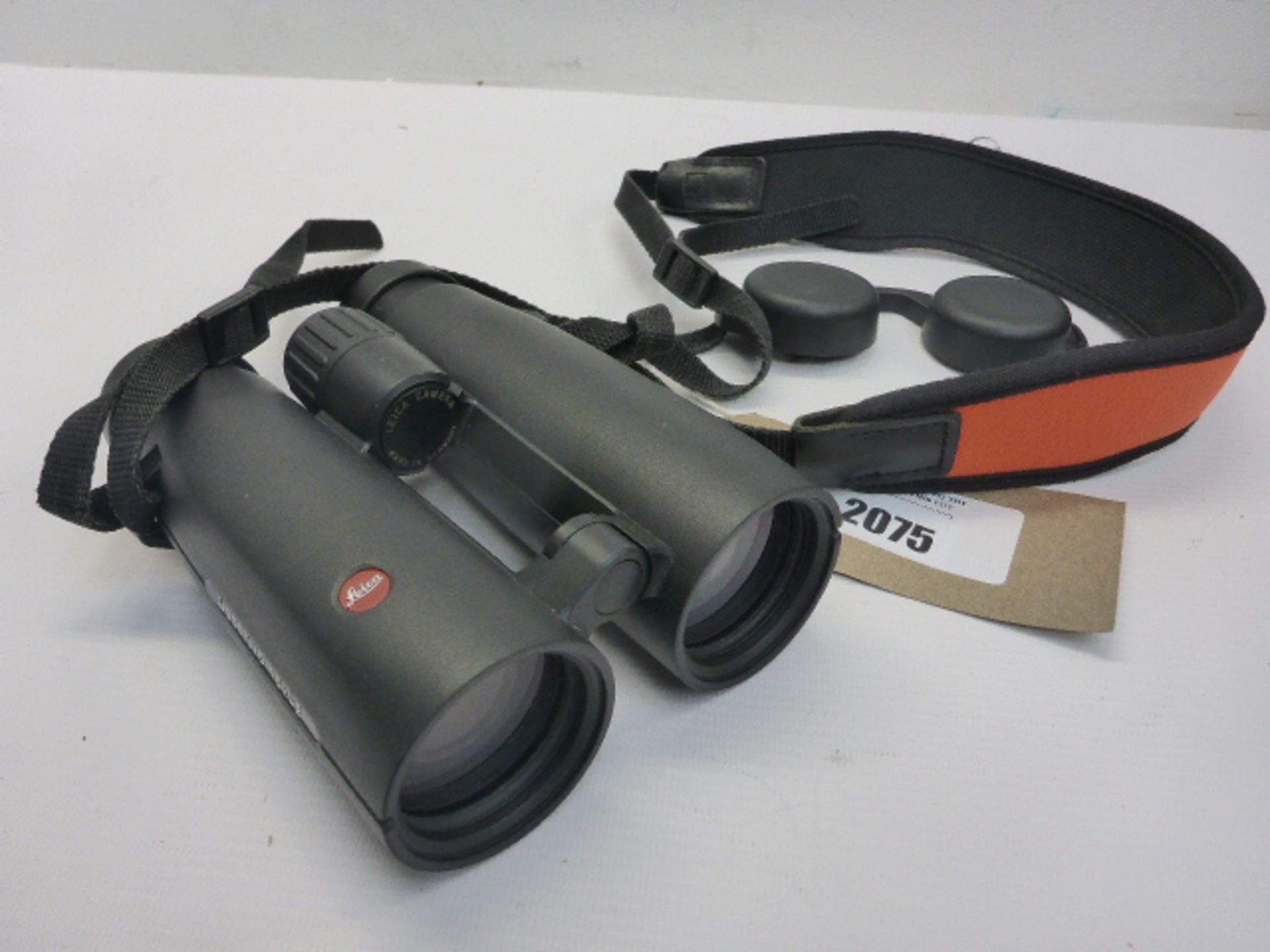 Leica 10x42 Noctivid Binoculars P104239 With Neoprene Leica Strap.