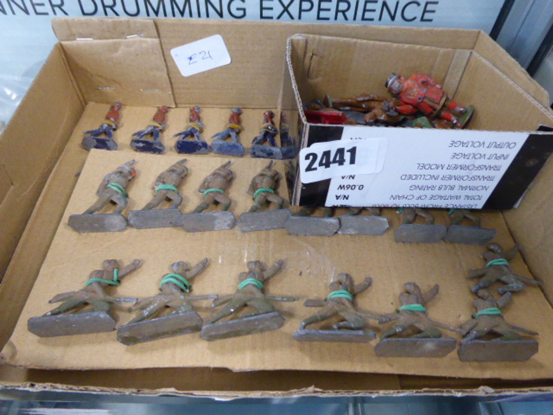 2406 - A selection of various lead flatback and other military figures