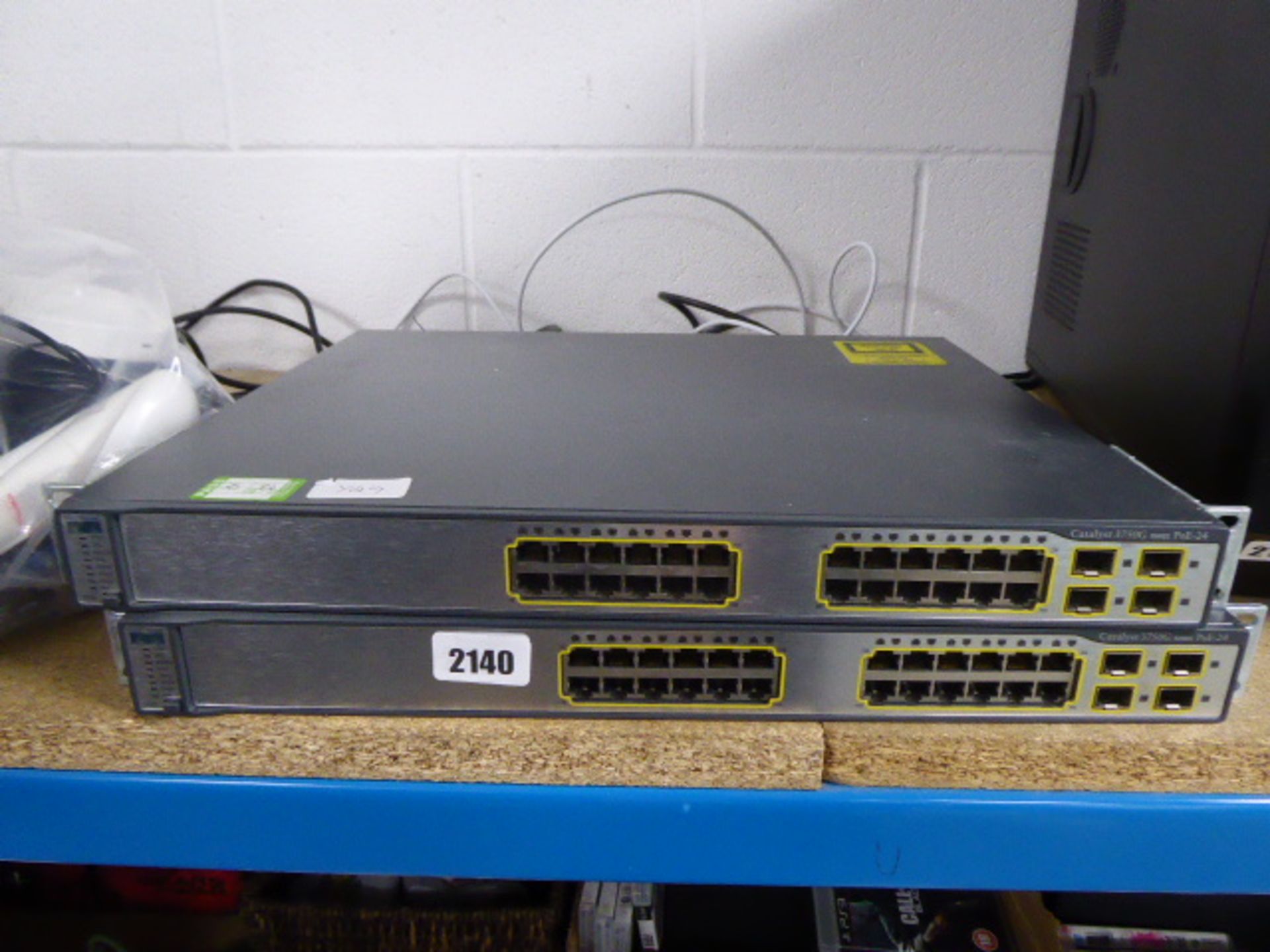 2261 2 cisqo systems catalyst 3 750G series 25 port poe network switches