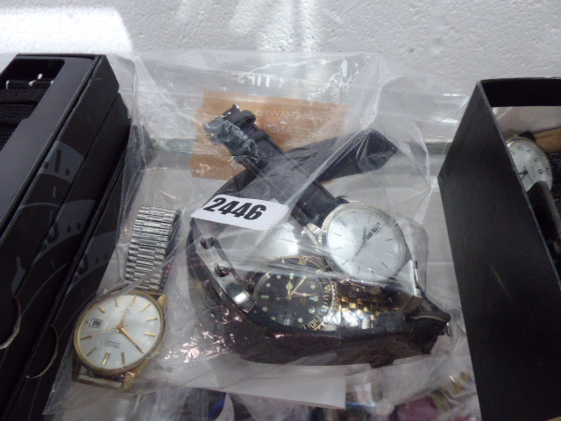 A bag containing 4 various gents watches to include Seiko