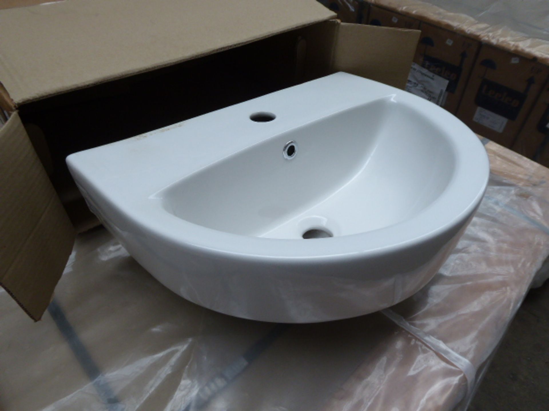 9 Madison 50cm round wash basins