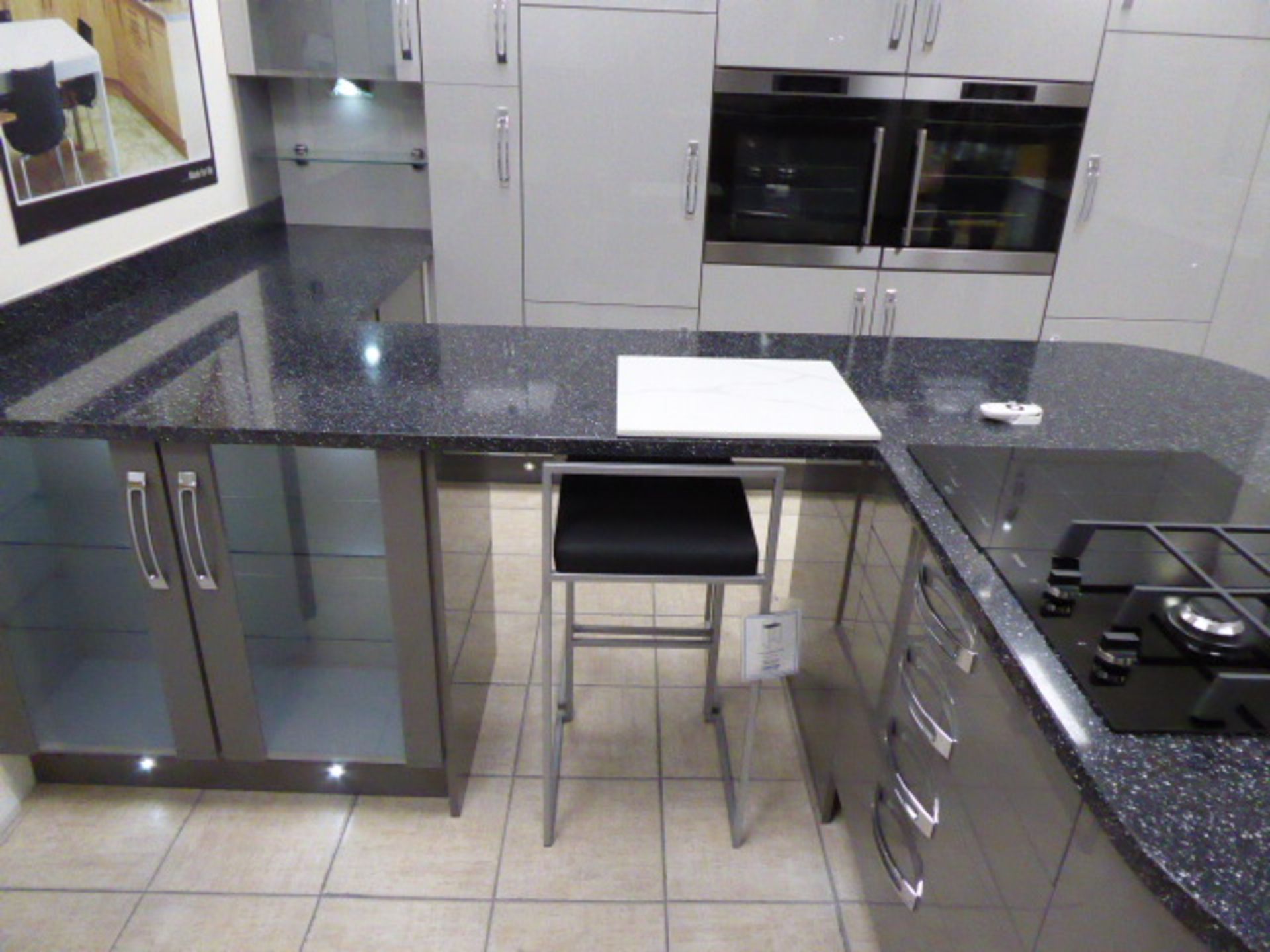 Large Roma dark grey and light grey kitchen with quartz worktops in an L-shape with a breakfast - Image 10 of 33