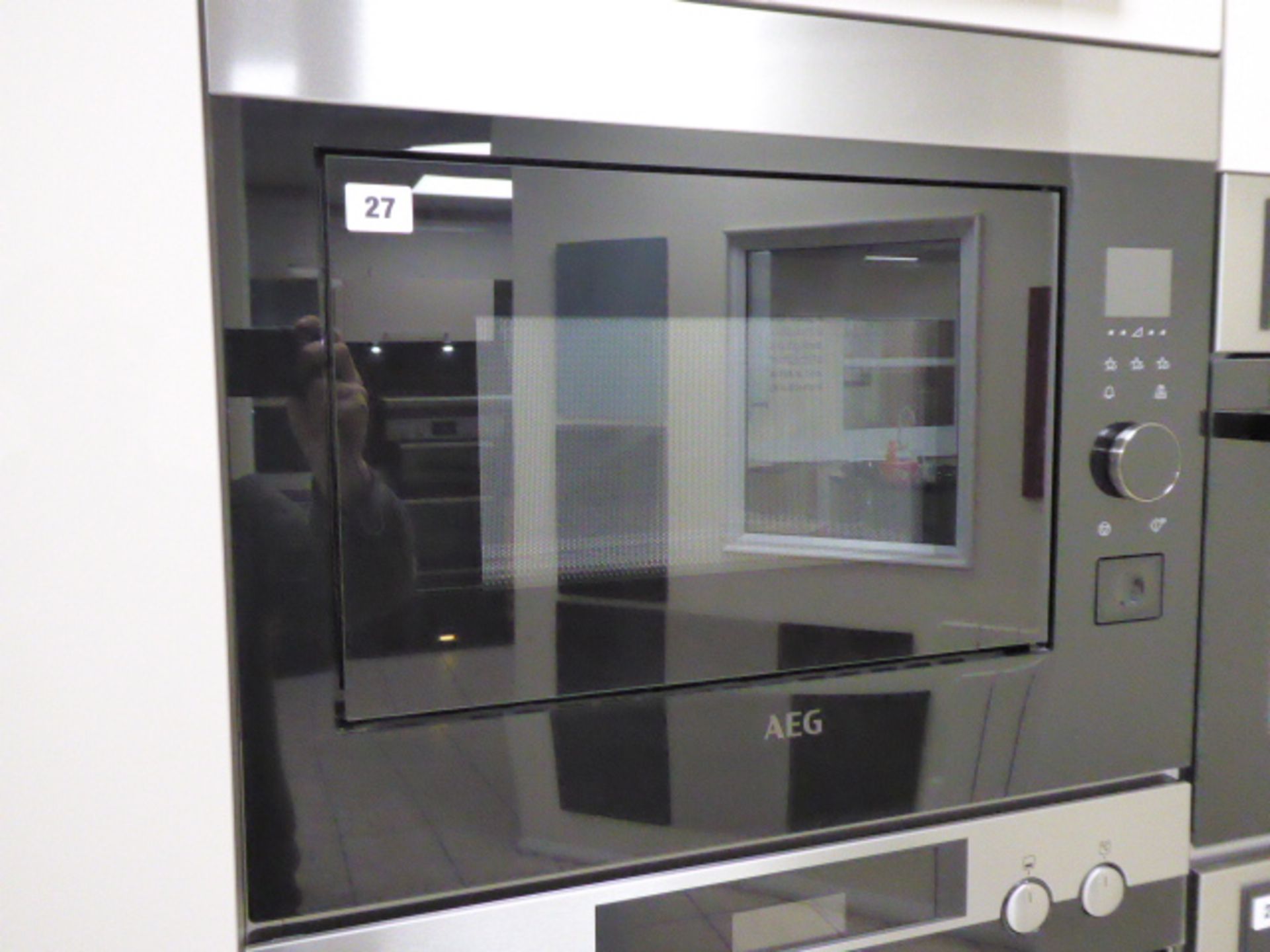 AEG MDE2658S-M large 26ltr microwave (Located at the Lincoln saleroom)