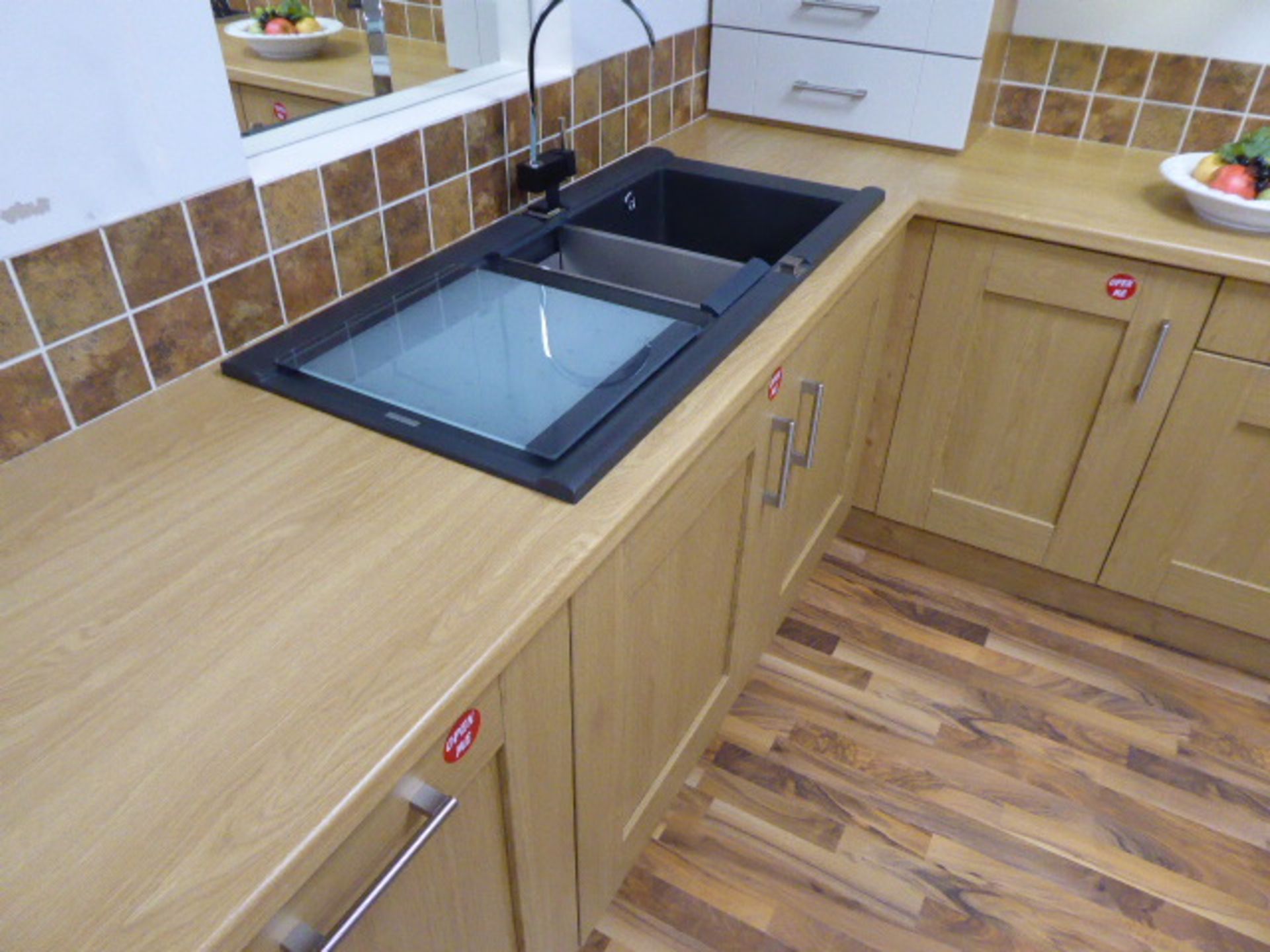 Milbourne oak and almond kitchen with oak effect laminate worktops. Max measurement is 390cm x - Image 2 of 13