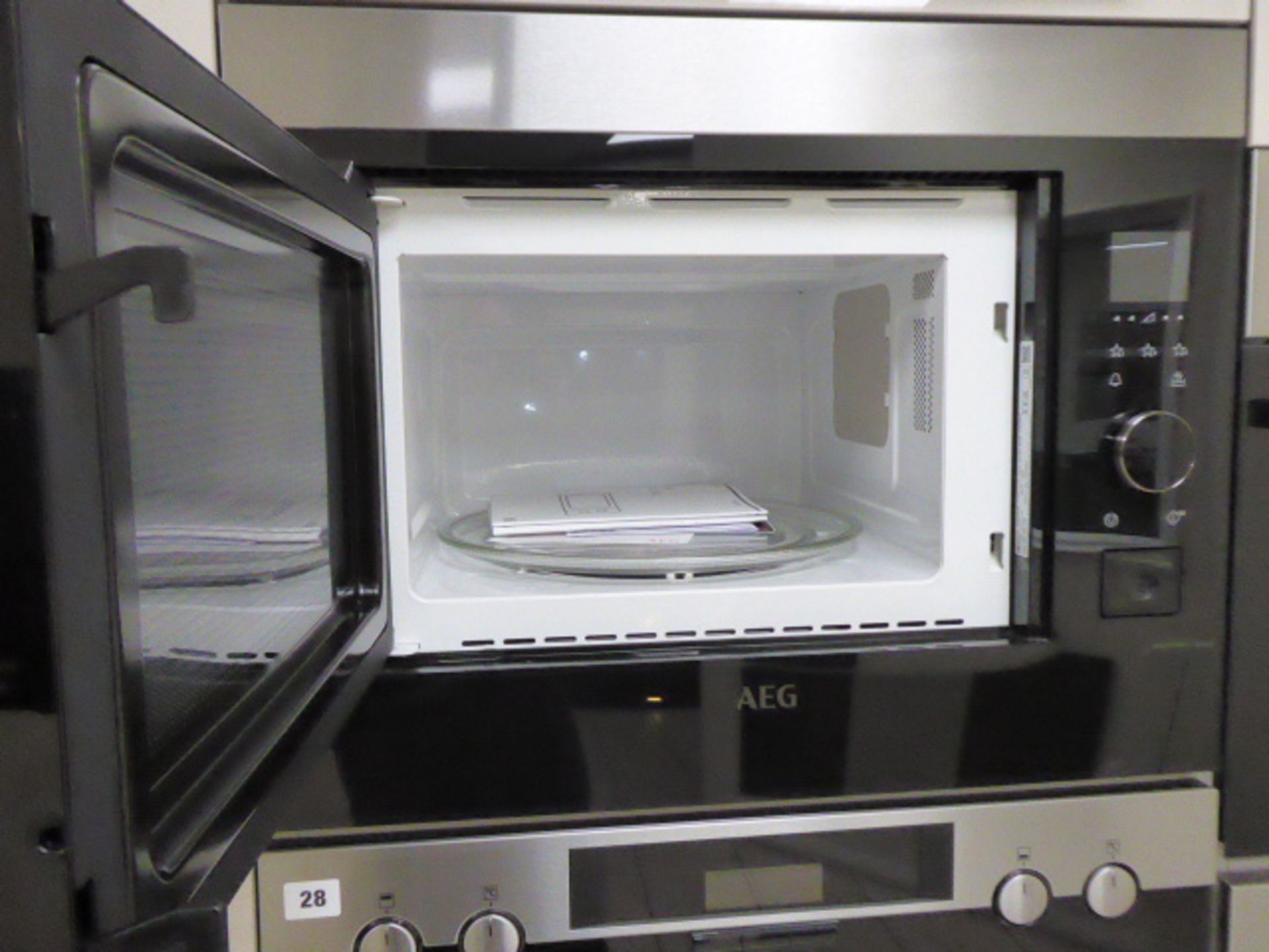 AEG MDE2658S-M large 26ltr microwave (Located at the Lincoln saleroom) - Image 3 of 4