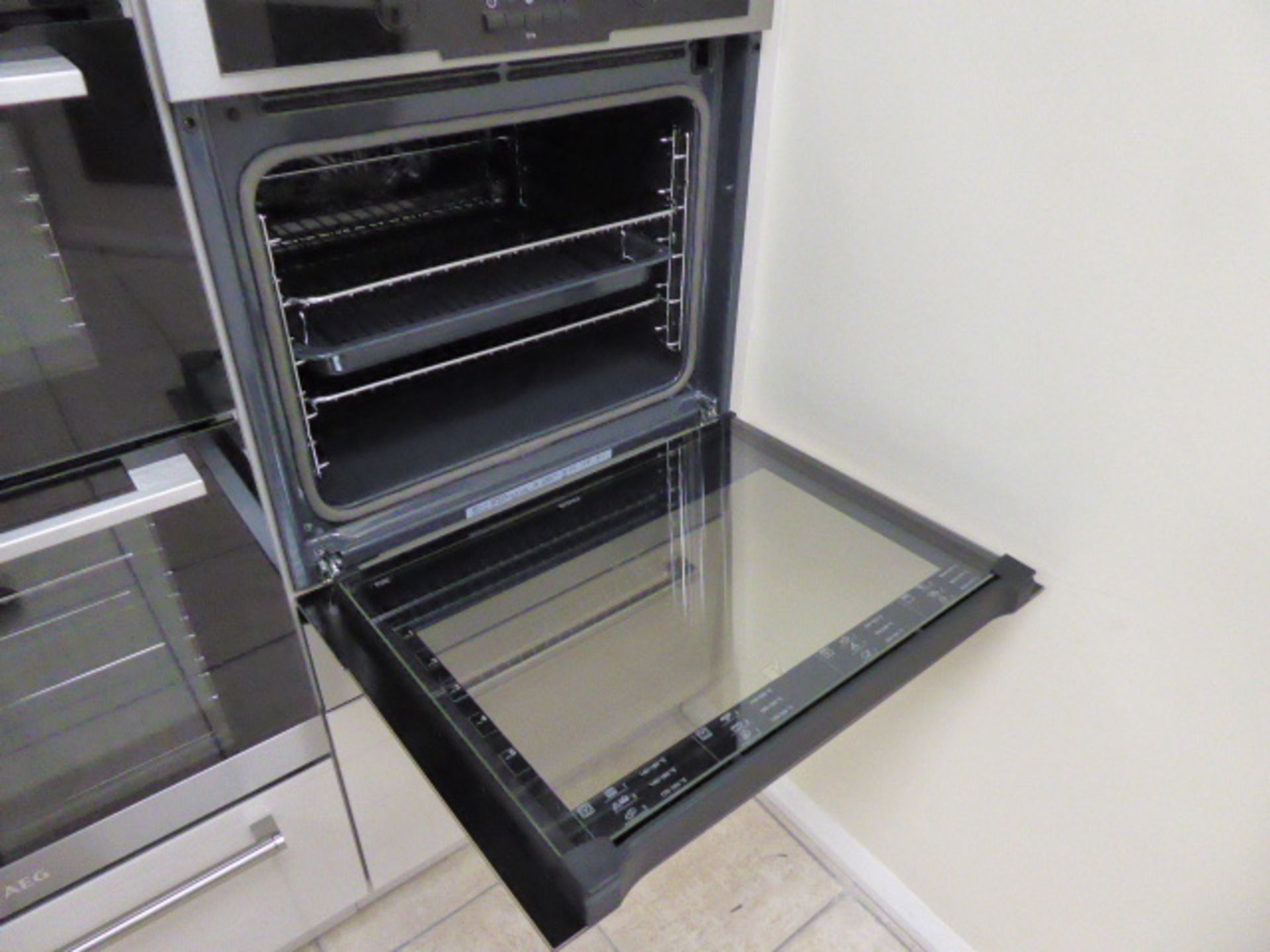 Electrolux EOC5651CAX pyrolytic oven (Located at the Lincoln saleroom) - Image 2 of 8