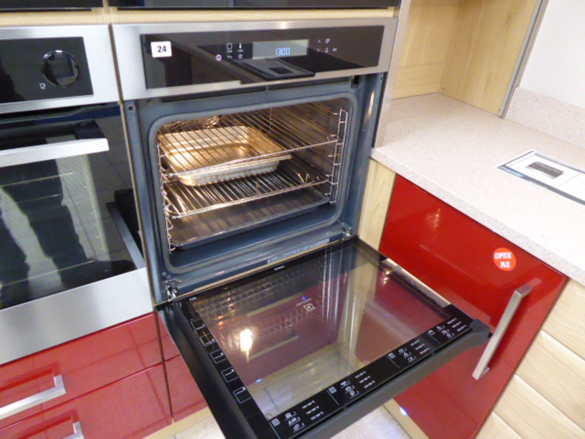 Electrolux EOC5851AAX pyrolytic oven (demonstrator) (Located at the Lincoln saleroom) - Image 2 of 5