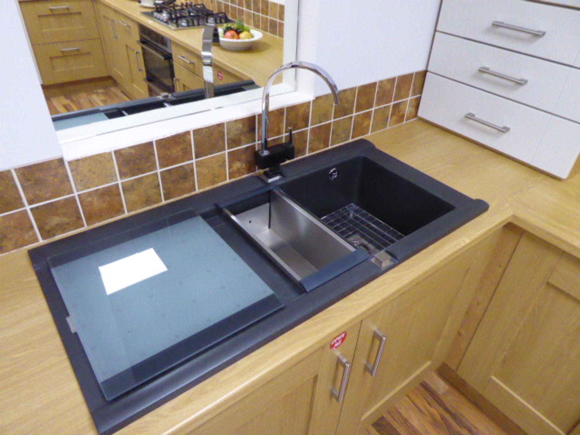 Milbourne oak and almond kitchen with oak effect laminate worktops. Max measurement is 390cm x - Image 3 of 13