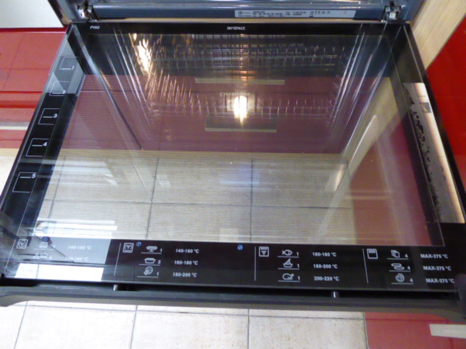 Electrolux EOC5851AAX pyrolytic oven (demonstrator) (Located at the Lincoln saleroom) - Image 3 of 5