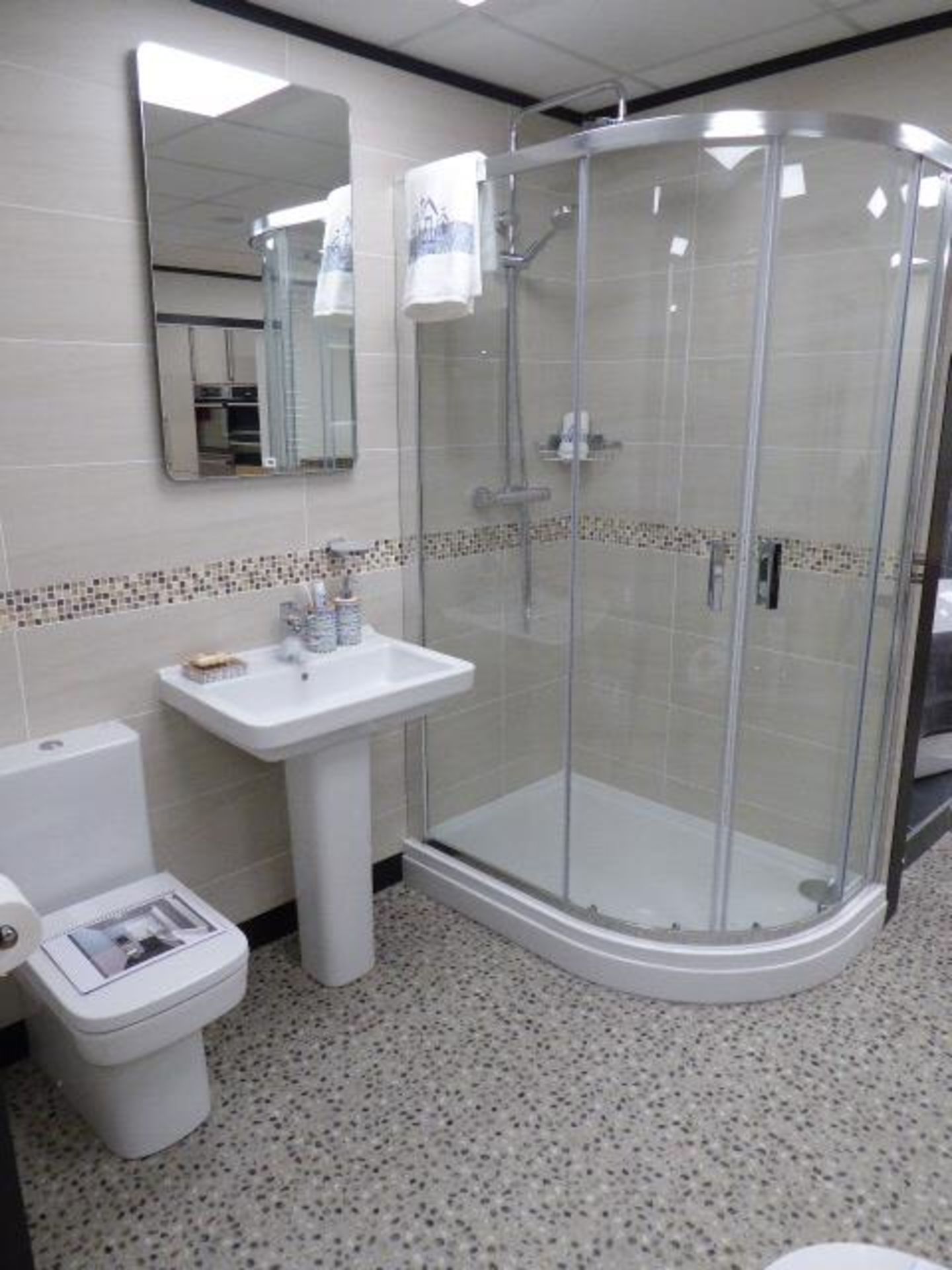 Roca Dana-N shower suite including: Just Trays fusion quad tray, 120x80cm; Roman Embrace quadrant - Image 2 of 7